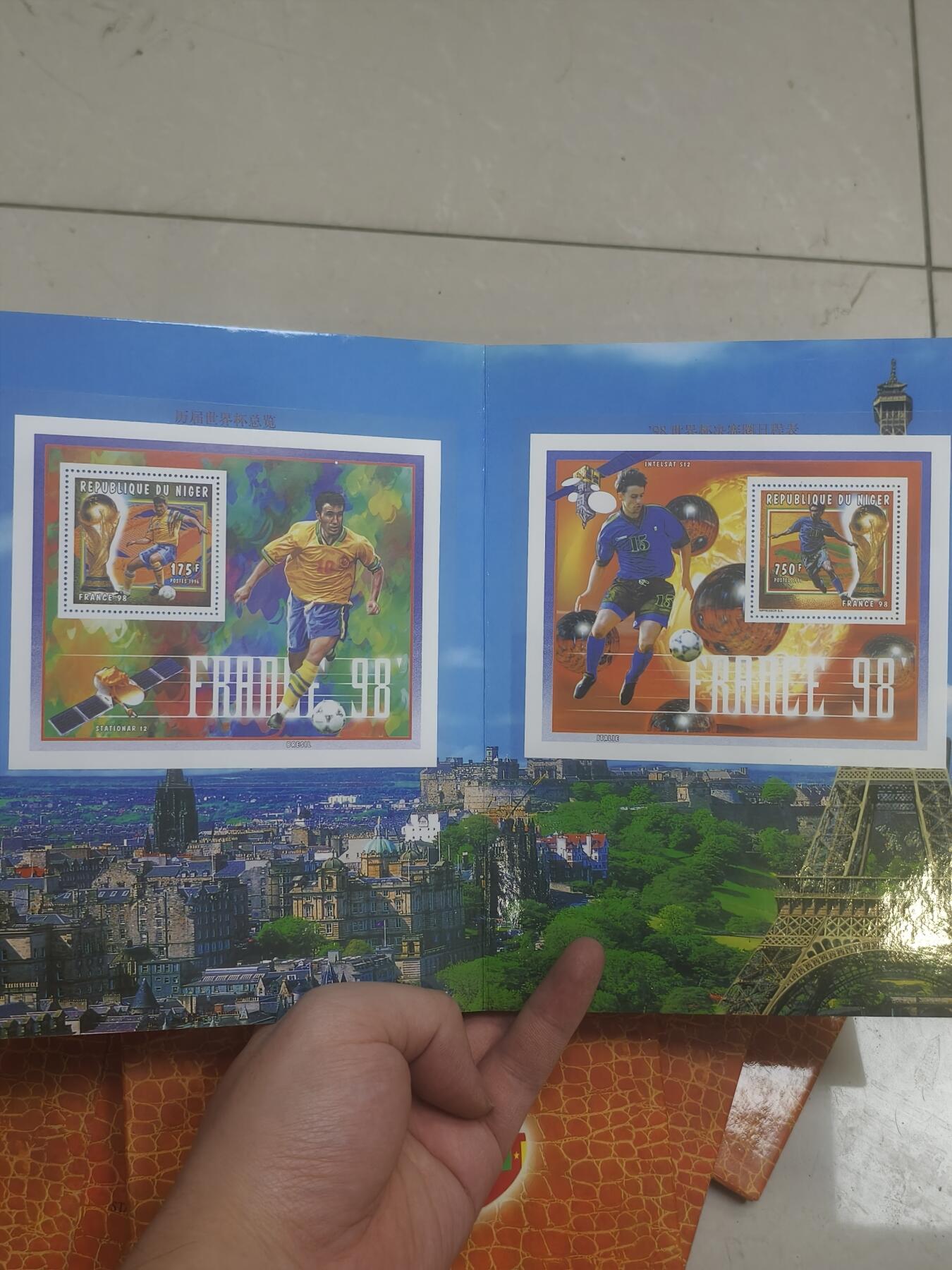 106期回流戒指饰品杂件纪念章丝路钱币专场 世界杯纪念章一组七套