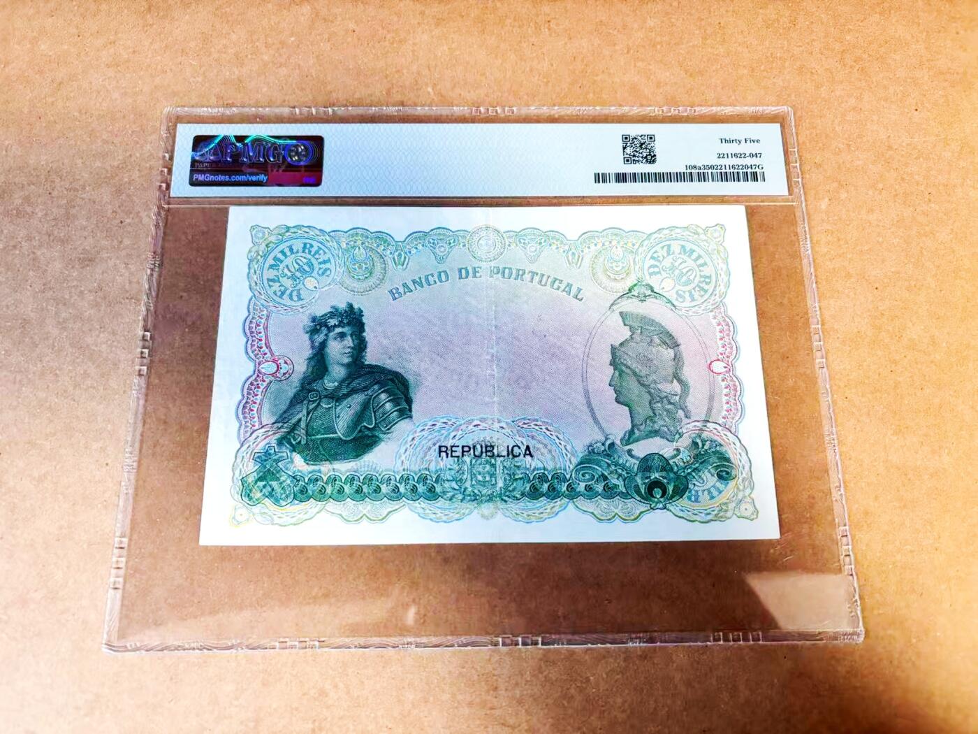 【Blue Auction】世界纸币精拍第775期——18级TOP拍卖/信誉/品质/专业/高效💫 【“五贤者”】葡萄牙早期 1908-10年10000瑞斯 BWC出品 正面五个人分别代表雕塑、绘画、阅读、音乐和写作 背面雅典娜 设计十分精美 少见品种 PMG35