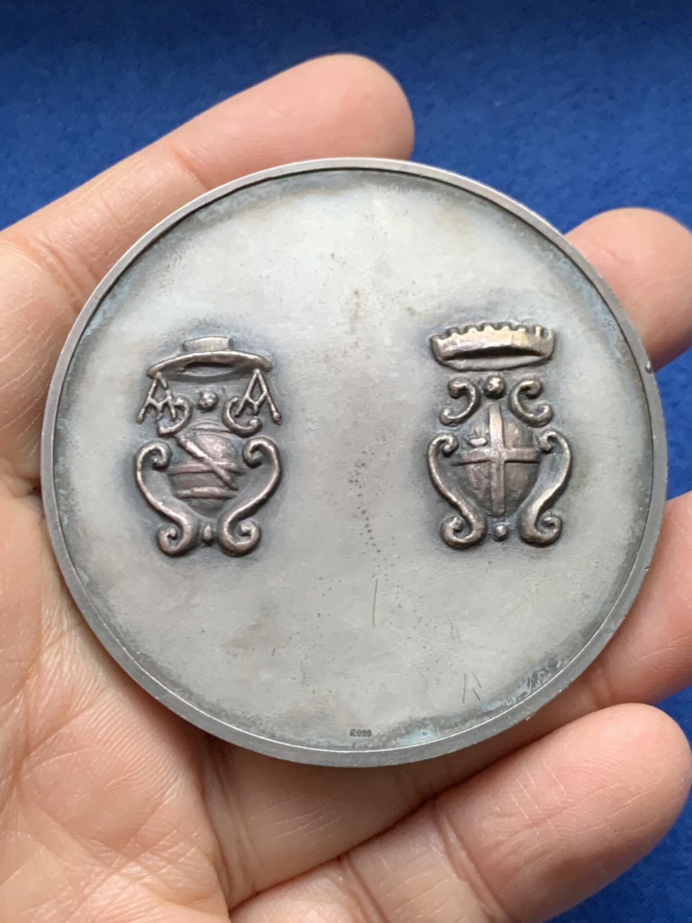 《竞宝斋》第458场 周日，周一，周二   3场连拍 （全场包邮）欢迎送拍 意大利卢戈博览会纪念银章 986银 99.47克 59.7mm