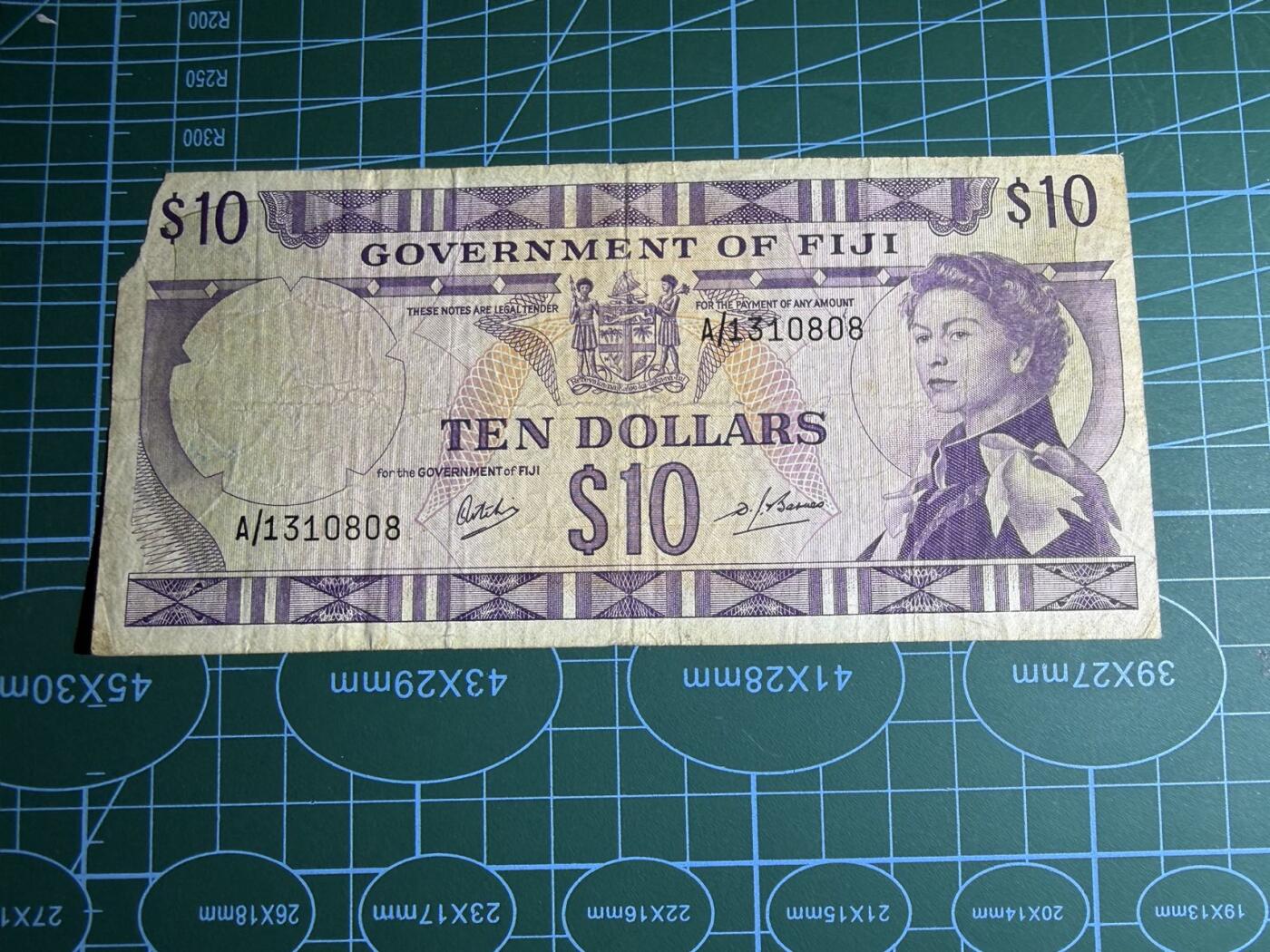 【炜奕收藏】，第五十七期，英联邦女王专场