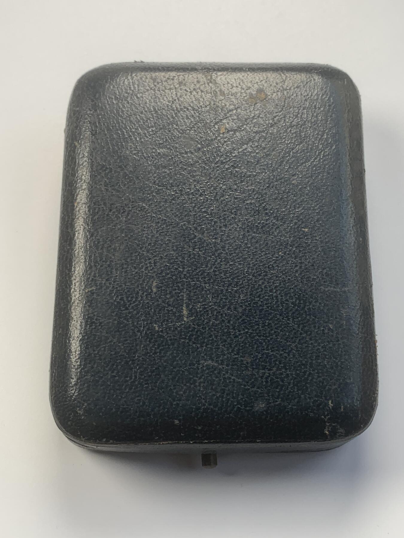 掌中浮雕-藏着的欧洲第049场 “法国生物协会成立五十周年”镀银铜章 ，72mm*48mm，原盒