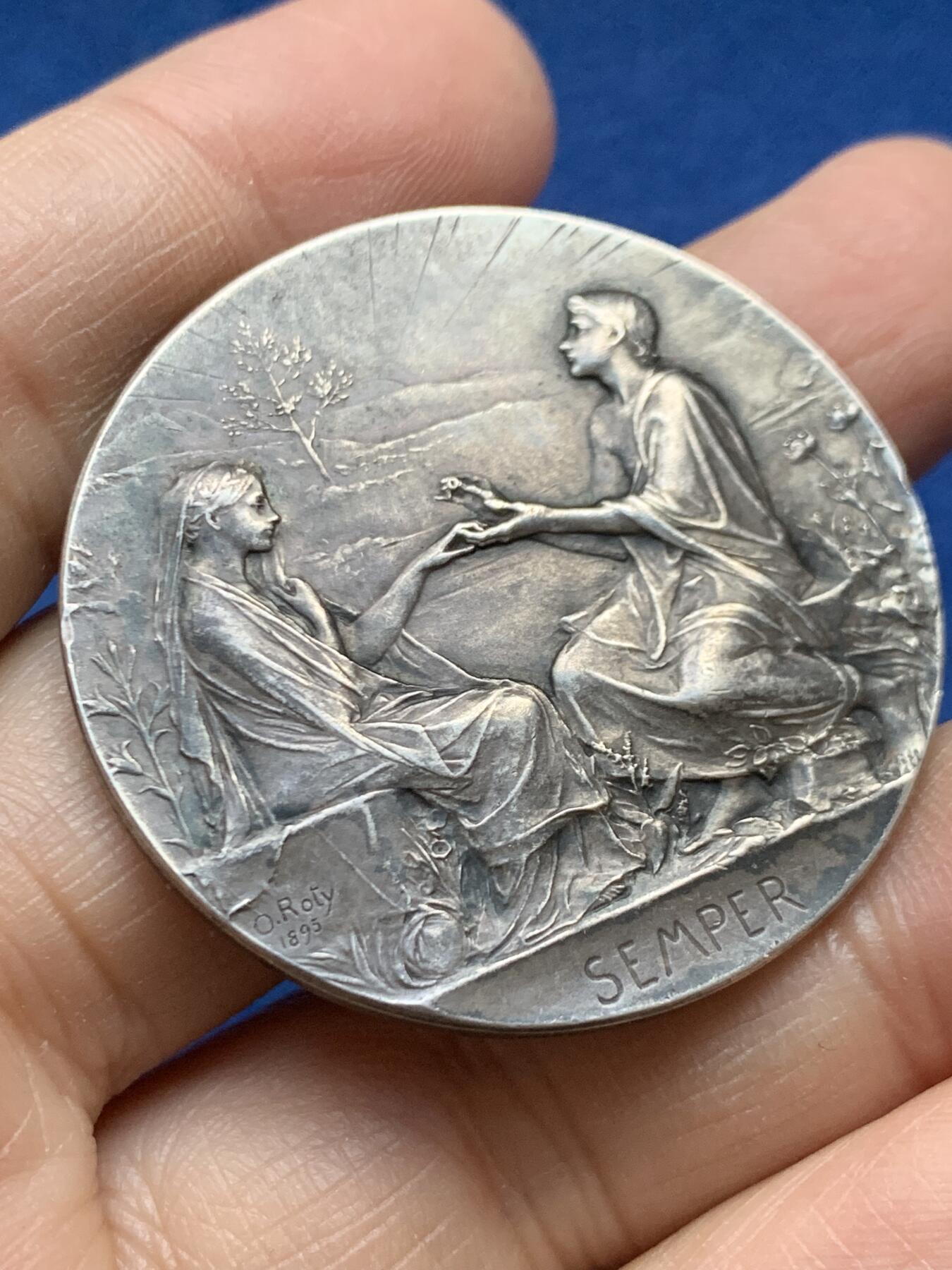 《竞宝斋》第458场 周日，周一，周二   3场连拍 （全场包邮）欢迎送拍 法国O.Roty“永恒的爱”婚礼纪念银章，31.8g，41.3mm，丰饶角边铭