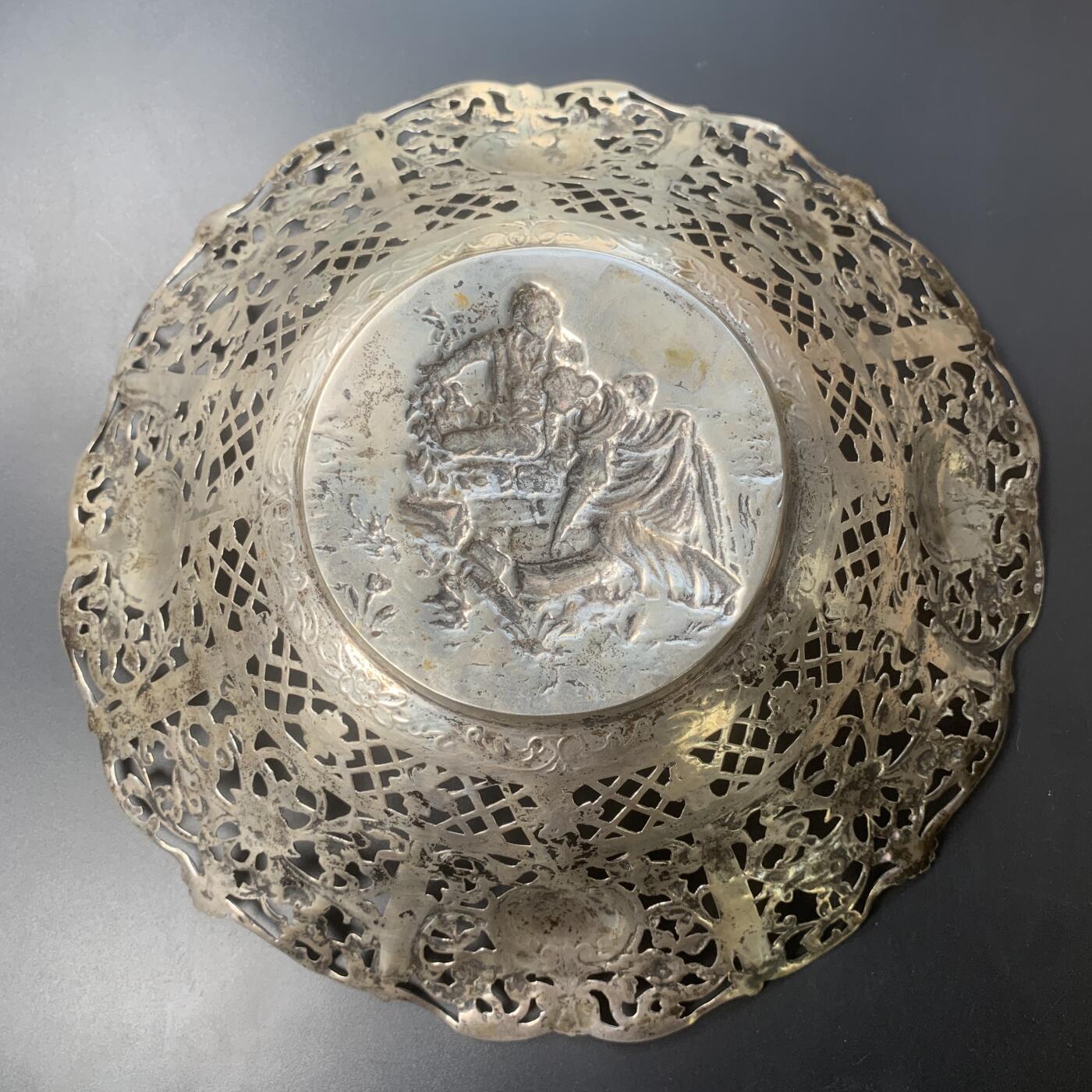 掌中浮雕-藏着的欧洲第049场 190X德国800银果篮 ，26.90厘米，高7厘米, 重388克，（背上边缘“800”银戳）