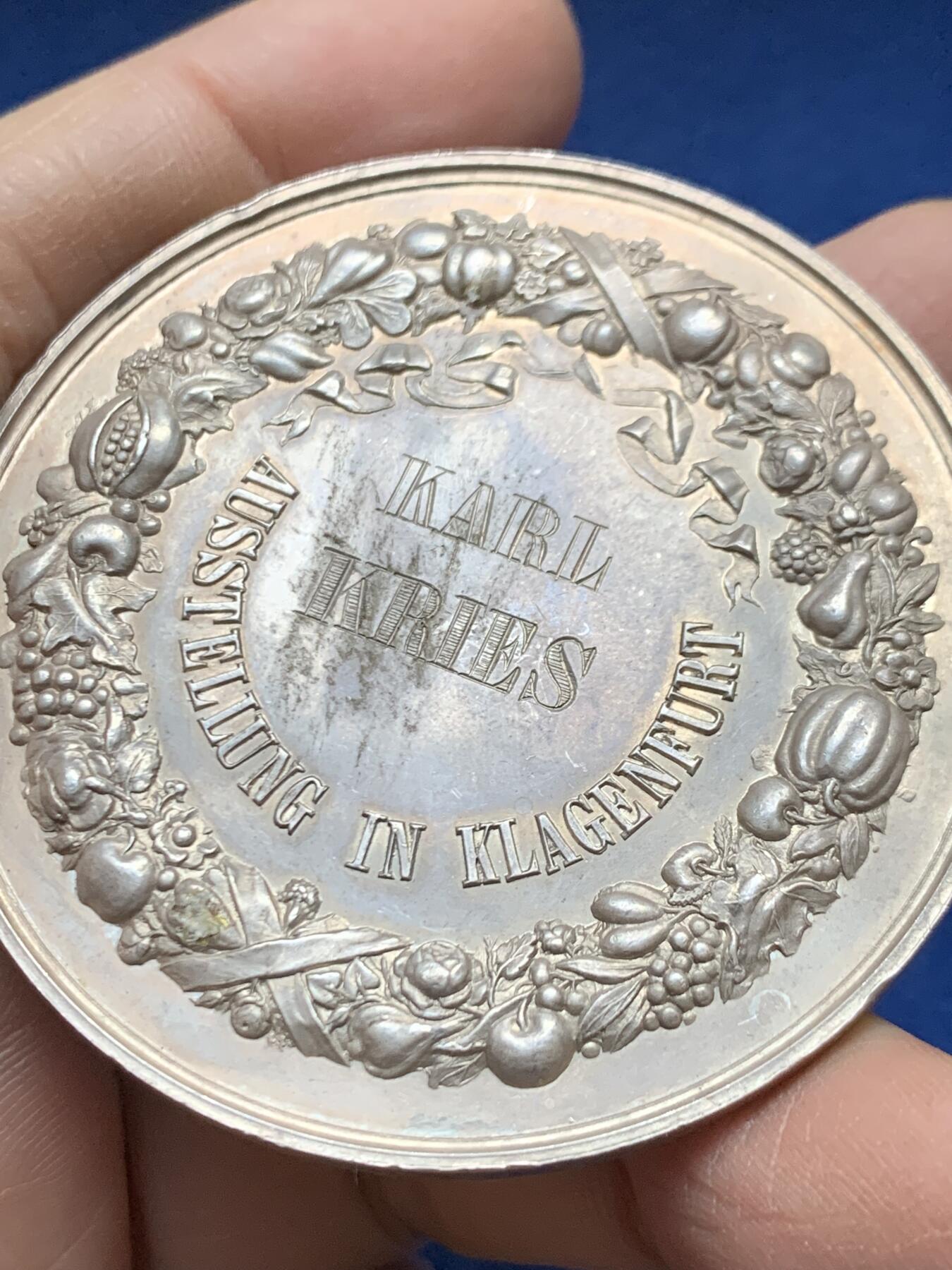 《竞宝斋》第458场 周日，周一，周二   3场连拍 （全场包邮）欢迎送拍 奥地利克拉根福博览会镀银铜章，47.95g，56.1mm