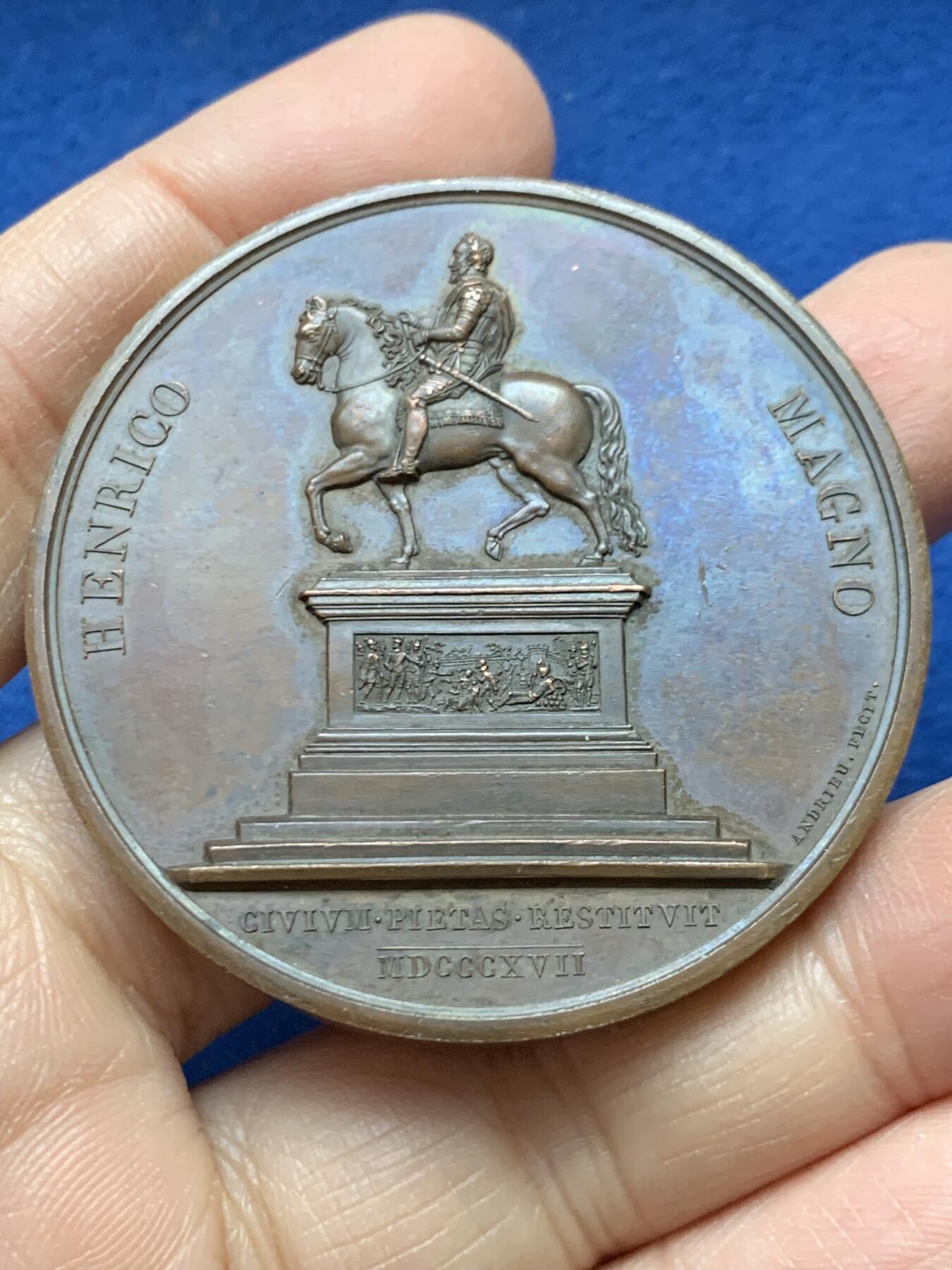 《竞宝斋》第458场 周日，周一，周二   3场连拍 （全场包邮）欢迎送拍 法国路易十八修复亨利四世雕像纪念铜章，62.7g，49.7mm，早期无边铭