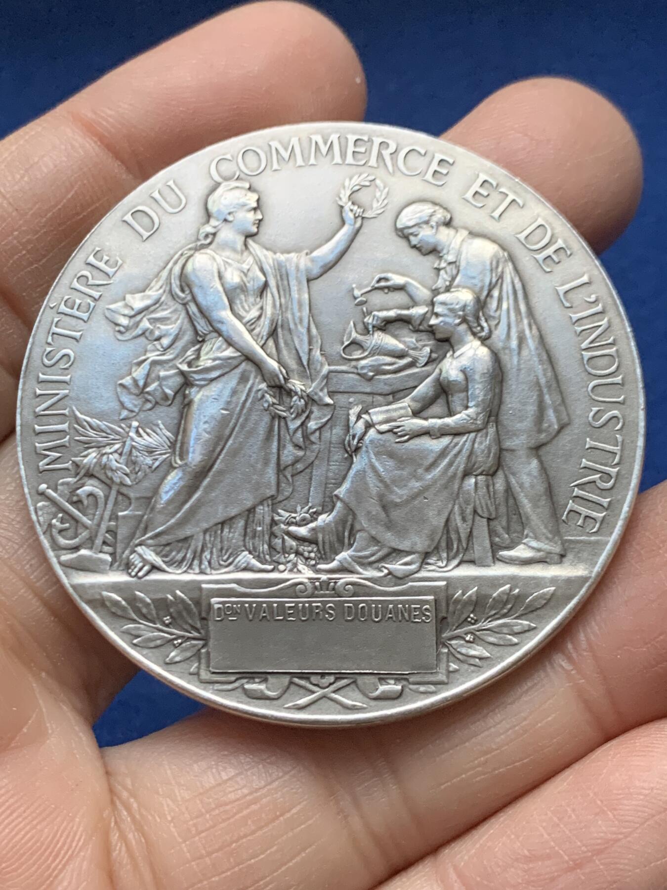 《竞宝斋》第458场 周日，周一，周二   3场连拍 （全场包邮）欢迎送拍 法国工商业部银章，62.6g，49.2mm，丰饶角边铭