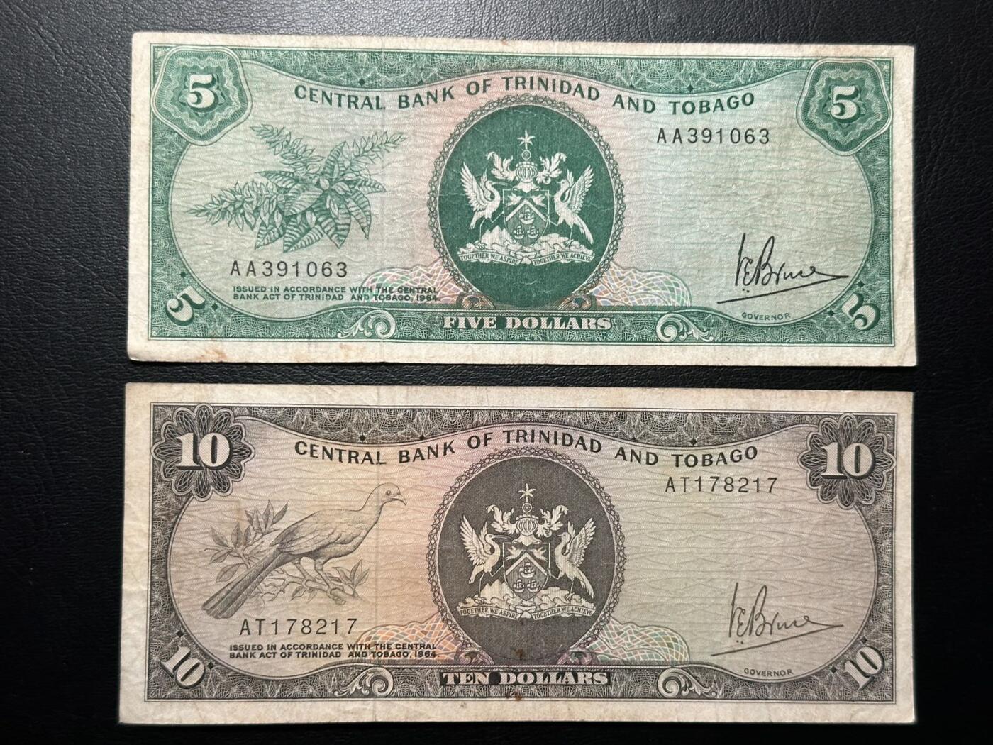 丙午马年第三场—综合大拍 特多1964年版一组两张。一张是AA首发无47！流通品。非常好的品种！