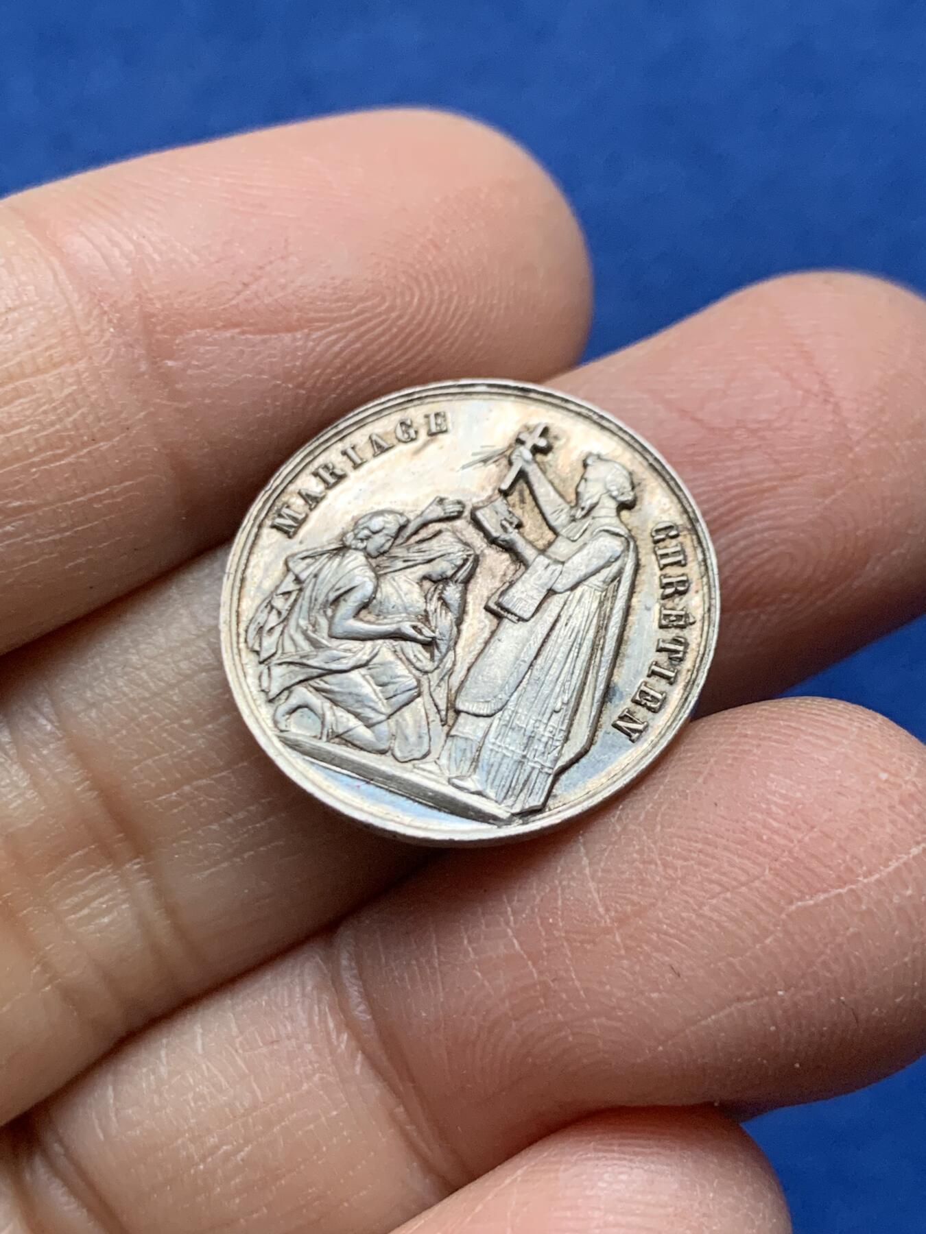 《竞宝斋》第458场 周日，周一，周二   3场连拍 （全场包邮）欢迎送拍 法国婚姻与爱情纪念银章，3g，20.1mm，蜜蜂边铭