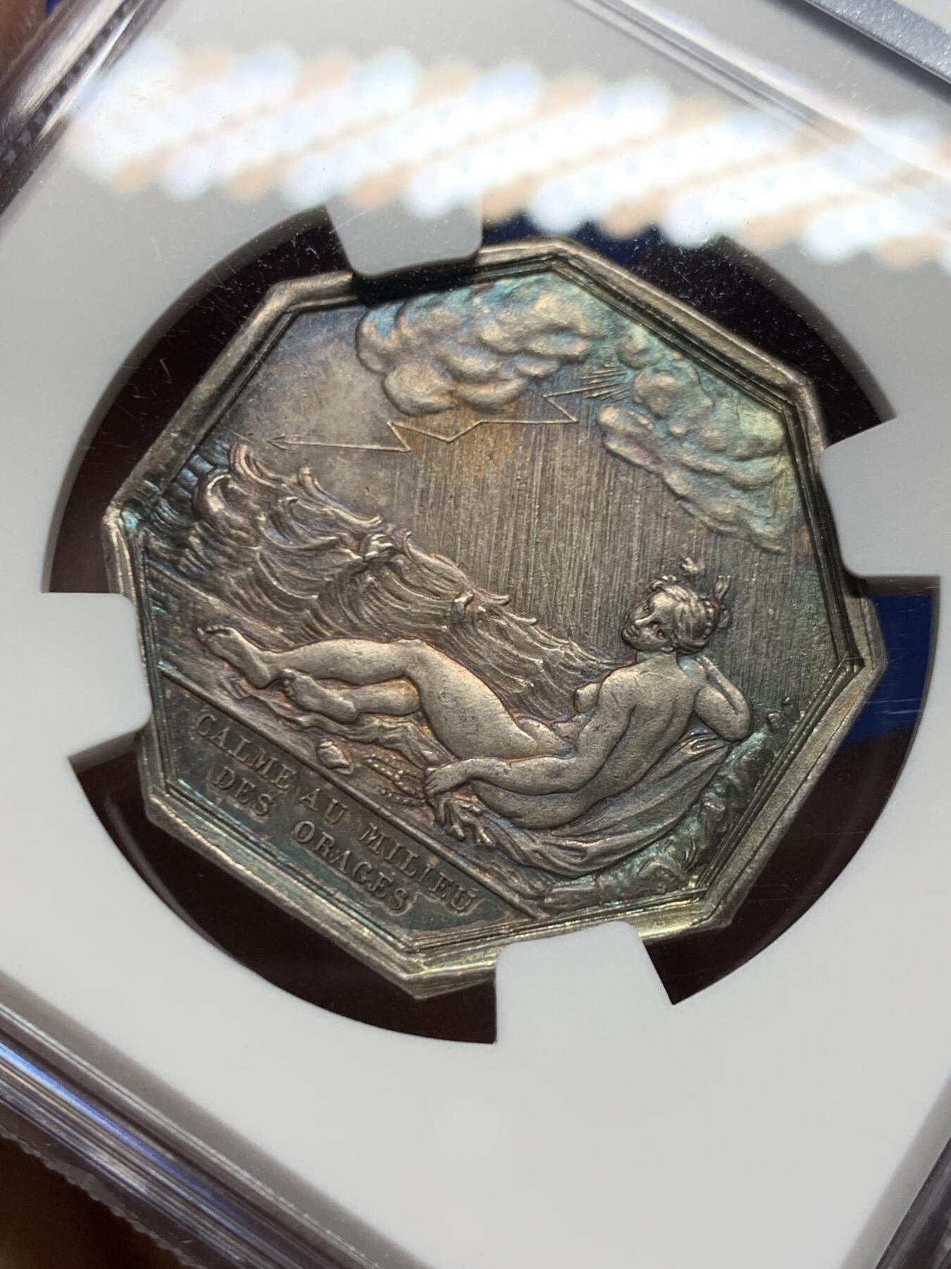 《竞宝斋》第458场 周日，周一，周二   3场连拍 （全场包邮）欢迎送拍 NGC-MS63 法国婚姻与爱情八角银质代币，“对欺骗性的诱惑怀着徒劳的快乐”＆“暴风雨中的平静”