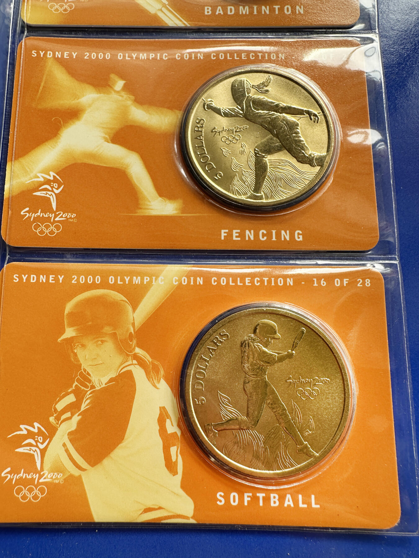 【俄甄集藏】“万象更新、马呈祥瑞”迎新春俄甄精品场-2026年(047)01-21 星期三 晚 19:30 全场包邮 澳大利亚2000年悉尼奥运会5元纪念币28枚卡装+纪念章册装29枚大全套，少见