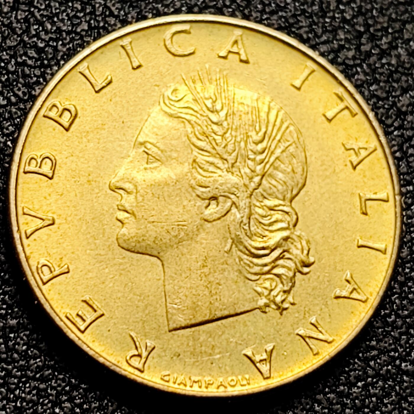 泉币菌-第168场- 精品福利场 原铜光美品 1970年意大利20里拉黄铜硬币 少女.橄榄枝 21mm 绝版 纪念币铜钱