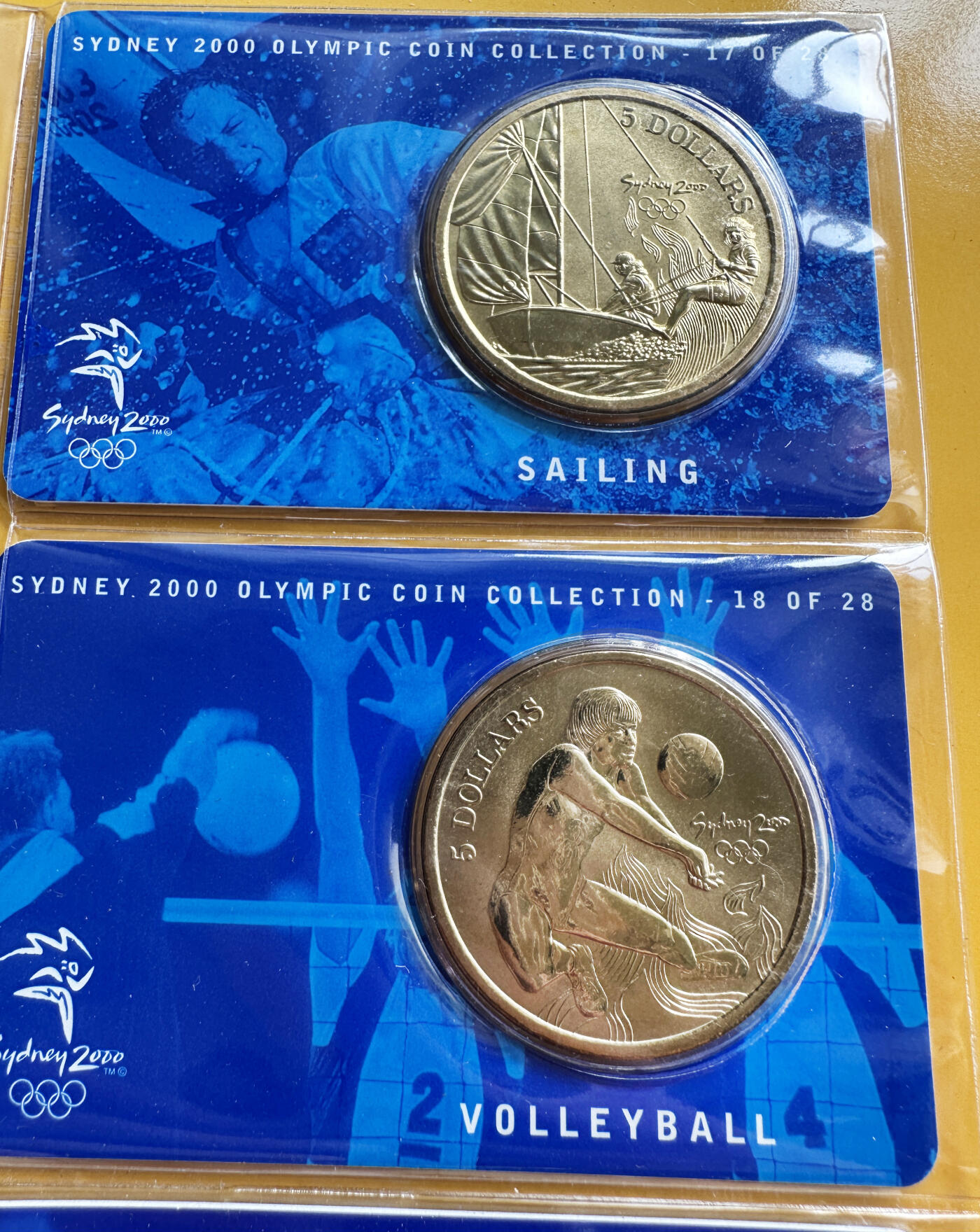 【俄甄集藏】“万象更新、马呈祥瑞”迎新春俄甄精品场-2026年(047)01-21 星期三 晚 19:30 全场包邮 澳大利亚2000年悉尼奥运会5元纪念币28枚卡装+纪念章册装29枚大全套，少见