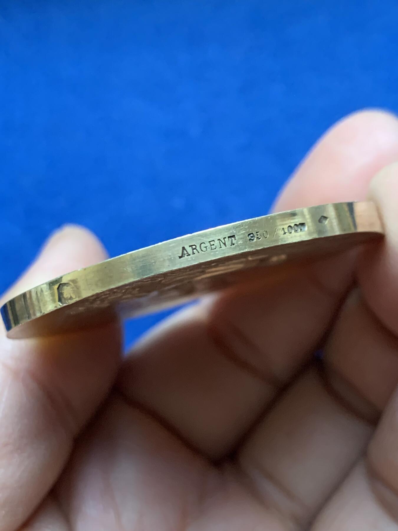 《竞宝斋》第458场 周日，周一，周二   3场连拍 （全场包邮）欢迎送拍 法国文森园艺协会镀金银章，50.5g，46.3mm，边铭：密涅瓦+菱形argent 950/1000边铭