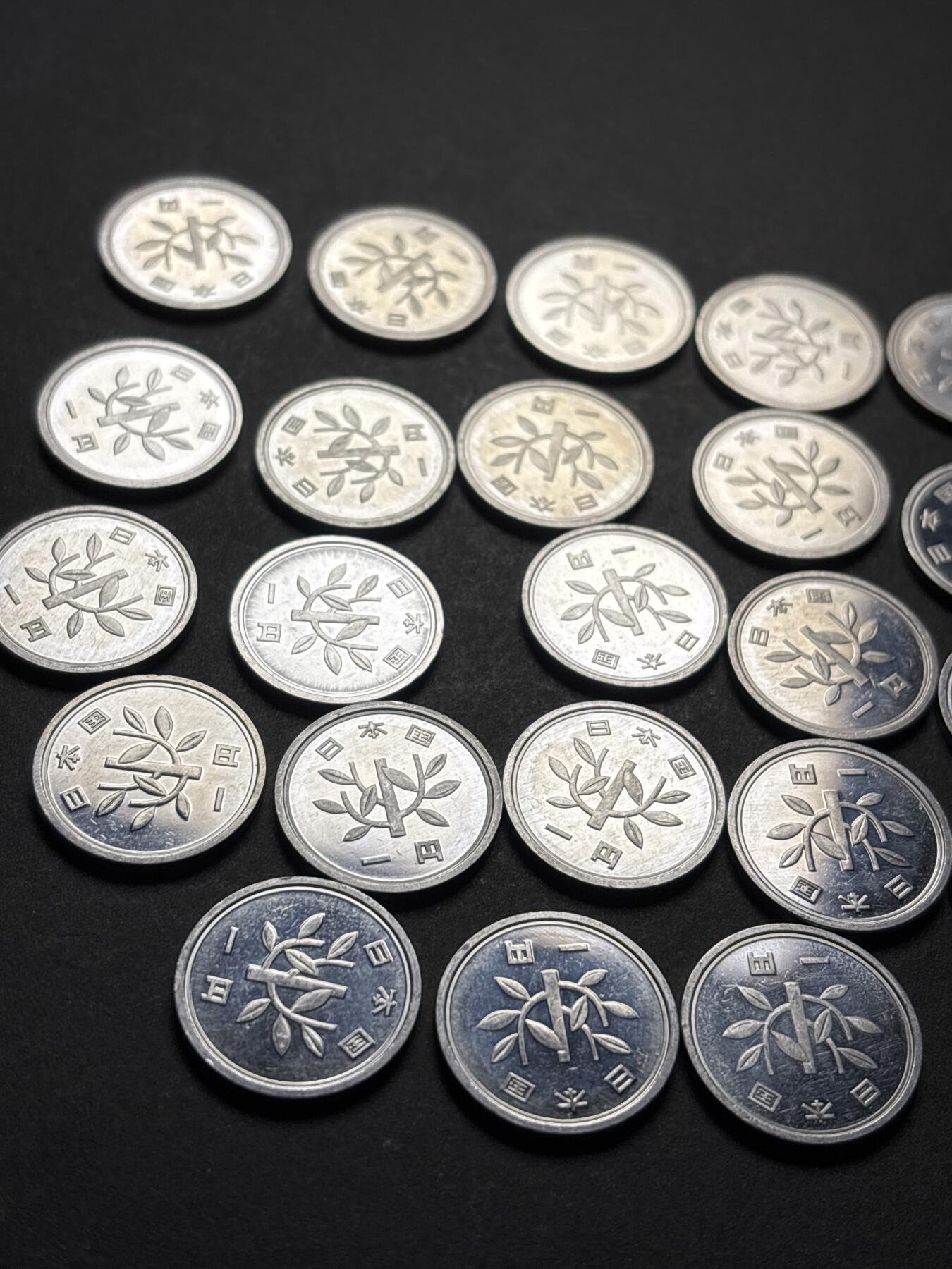 文馨钱币收藏 2026新年第三场（第 289 场）【长期接代拍品】 原光品相日本昭和，平成时期，一元，很多镜面工艺，是不是精制币未定