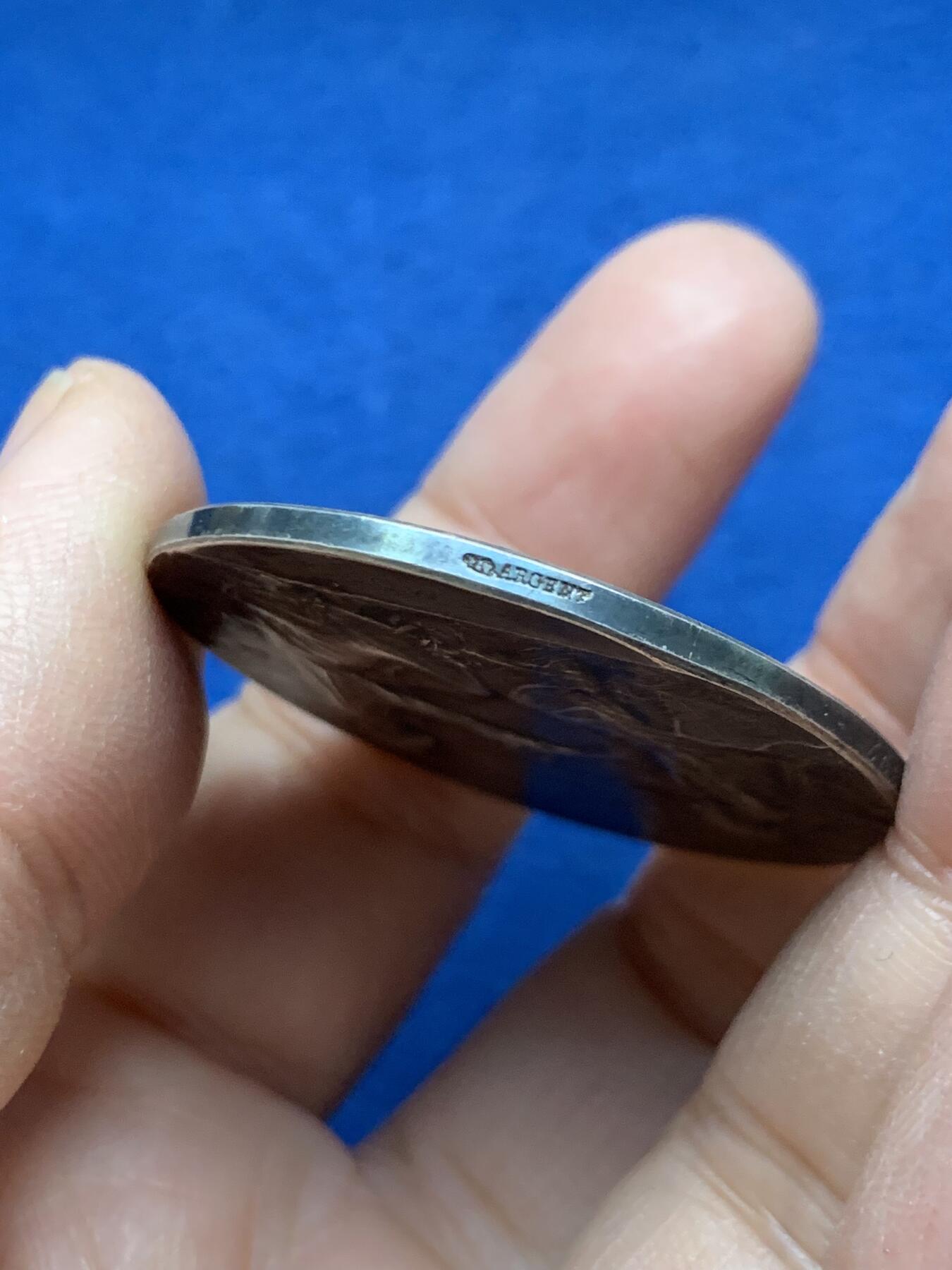 《竞宝斋》第458场 周日，周一，周二   3场连拍 （全场包邮）欢迎送拍 法国O.Roty“永恒的爱”婚礼纪念银章，31.8g，41.3mm，丰饶角边铭