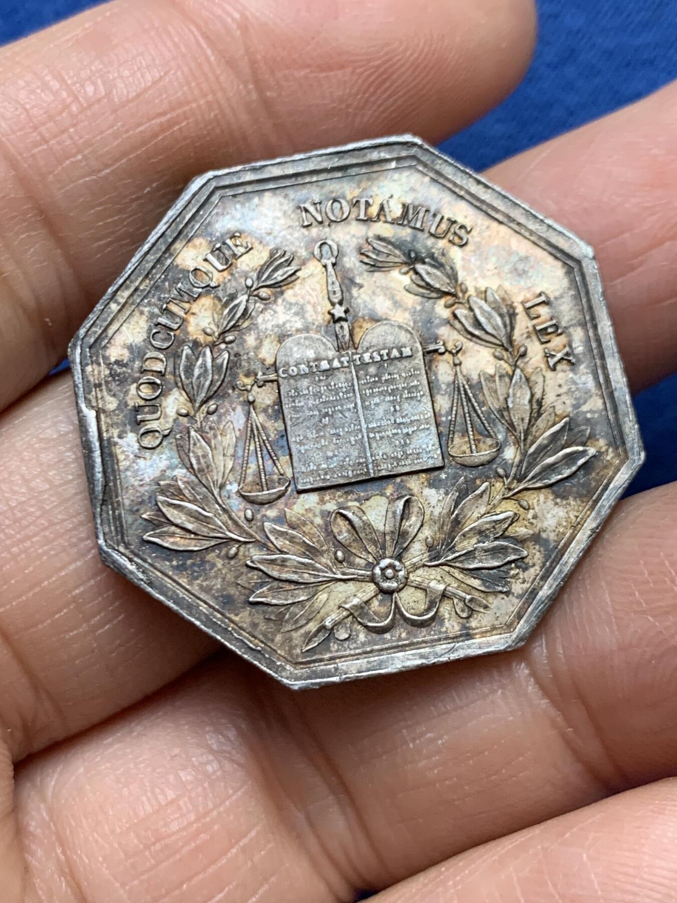 《竞宝斋》第458场 周日，周一，周二   3场连拍 （全场包邮）欢迎送拍 法国八角银章，阿比维尔公证人，14.68g，32.5mm，手指边铭