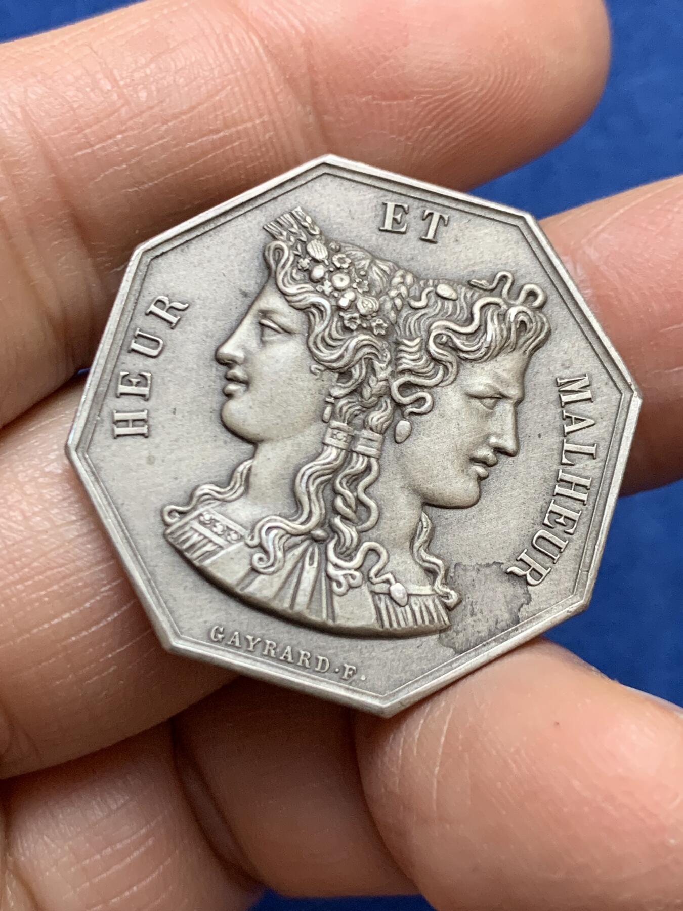 《竞宝斋》第458场 周日，周一，周二   3场连拍 （全场包邮）欢迎送拍 法国八角银章，双面神犀利之“没有不带刺的玫瑰，也没有没有烦恼的爱情”，13.83g，30.2mm，丰饶角1argent边铭