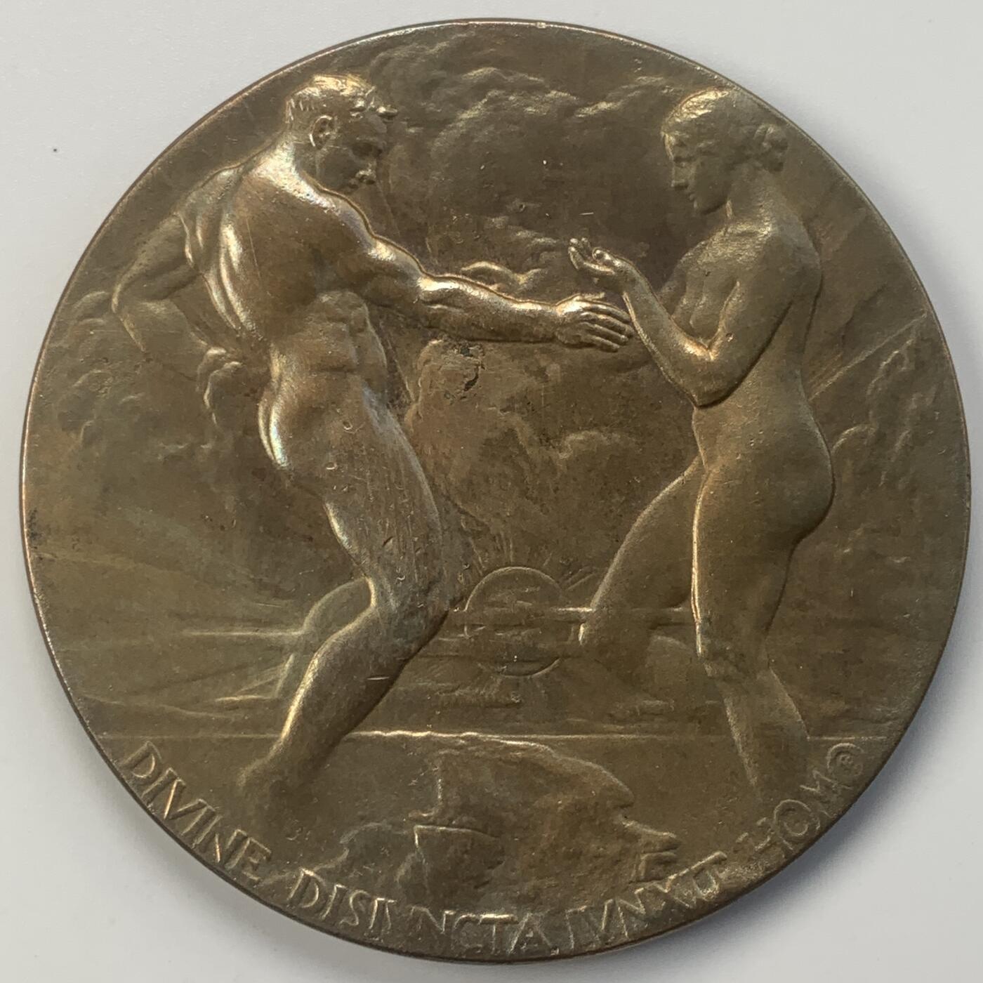 掌中浮雕-藏着的欧洲第049场 1915年美国巴拿马世博会纪念章，70mm，原盒！ 1915年中国张裕葡萄酒荣获巴拿马世博会金奖，末图摄于中国烟台张裕葡萄酒博物馆。