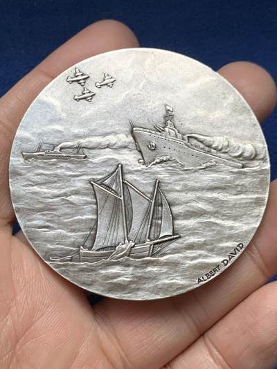 《竞宝斋》第458场 周日，周一，周二   3场连拍 （全场包邮）欢迎送拍 - 法国海员和退伍海员协会联合会银章，112.95g，58.2mm，边铭：1977丰饶角1⭐argent边铭，带⭐含银92.5%