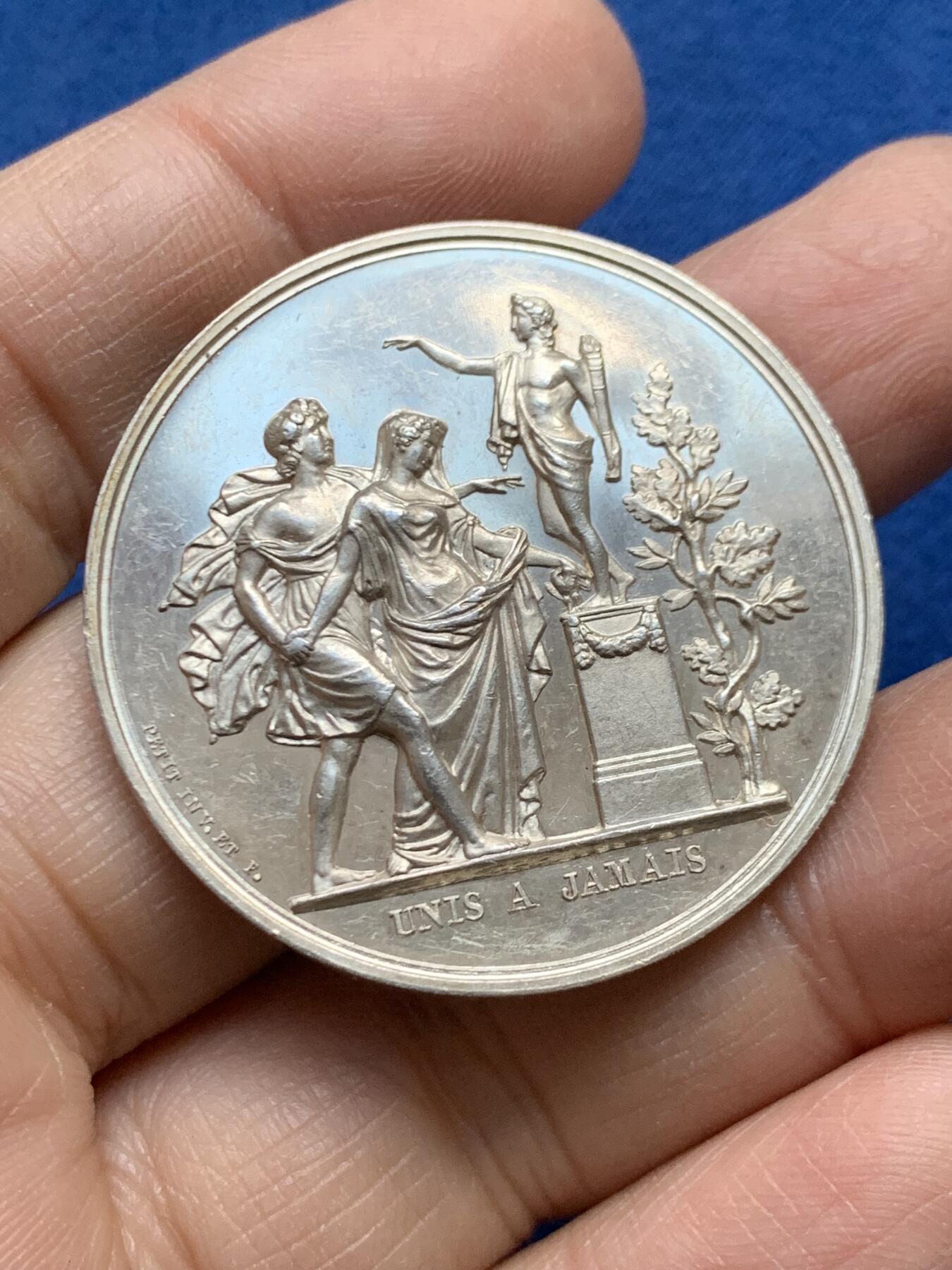 《竞宝斋》第458场 周日，周一，周二   3场连拍 （全场包邮）欢迎送拍 法国结婚纪念银章，23.76g，39mm，手指边铭