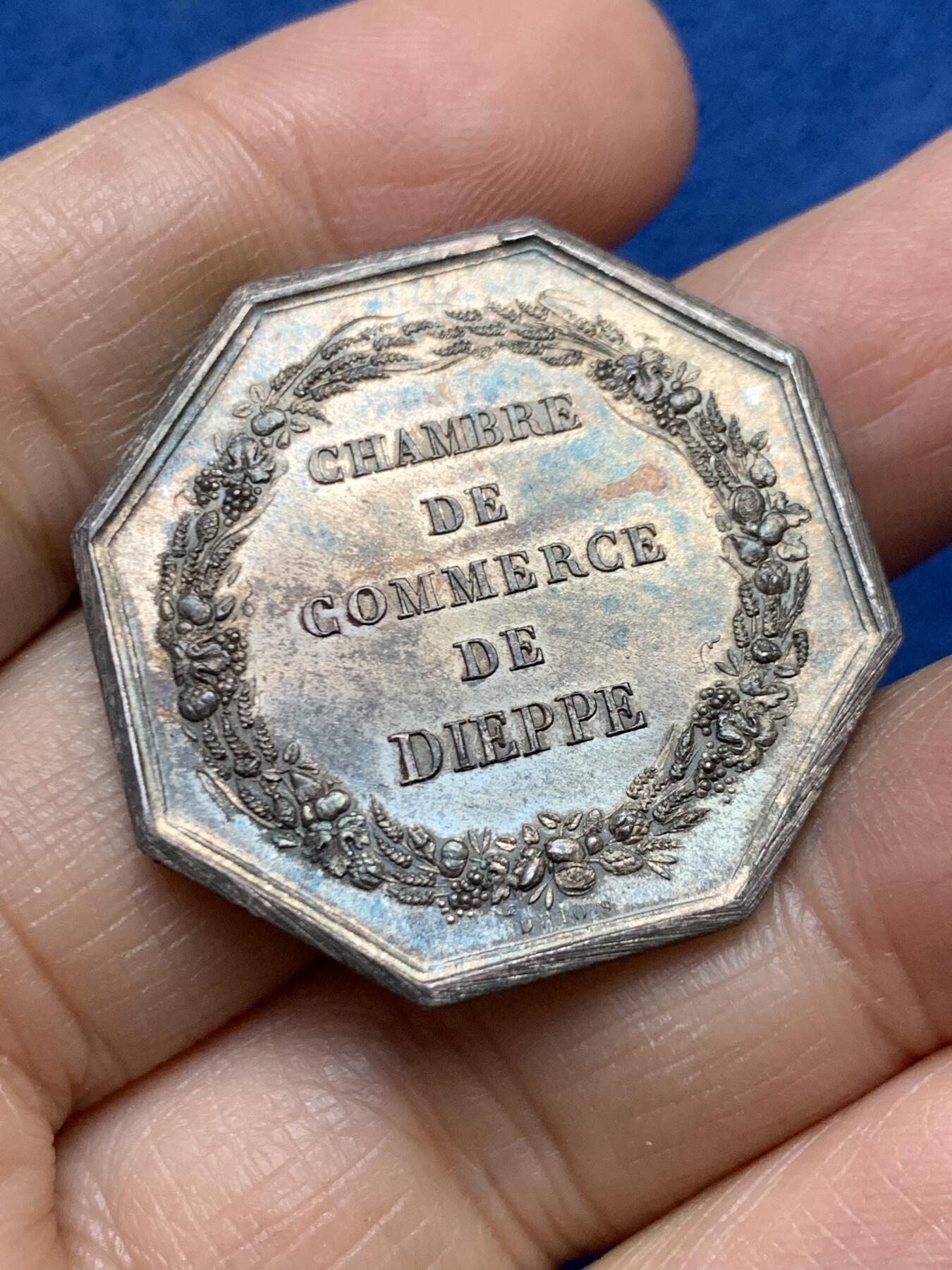 《竞宝斋》第458场 周日，周一，周二   3场连拍 （全场包邮）欢迎送拍 法国八角银章，迪耶普商会，16.21g，33.6mm，丰饶角边铭