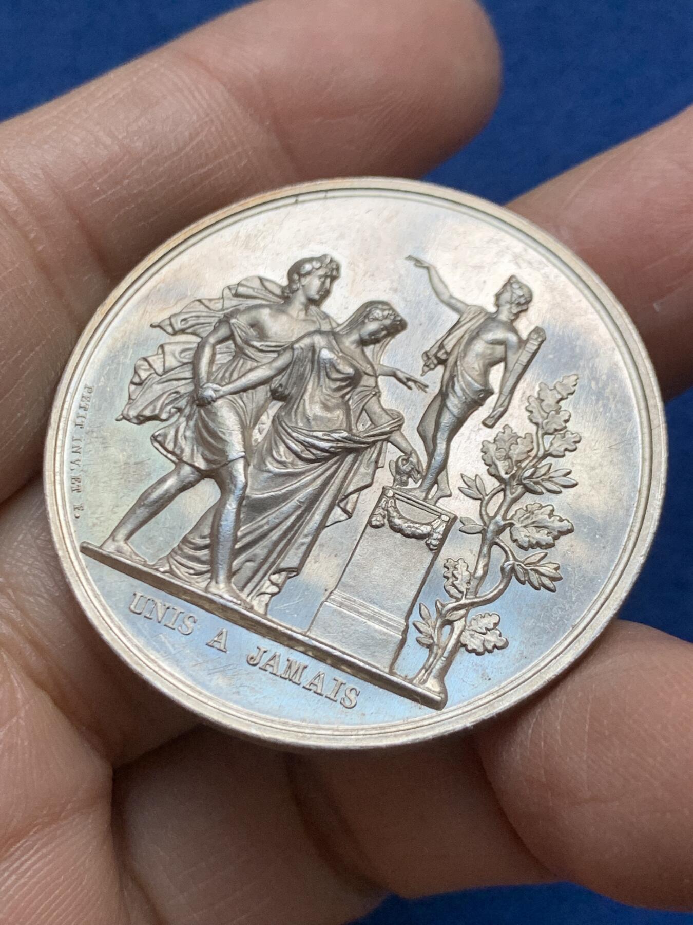 《竞宝斋》第458场 周日，周一，周二   3场连拍 （全场包邮）欢迎送拍 法国结婚纪念银章，23.76g，39mm，手指边铭