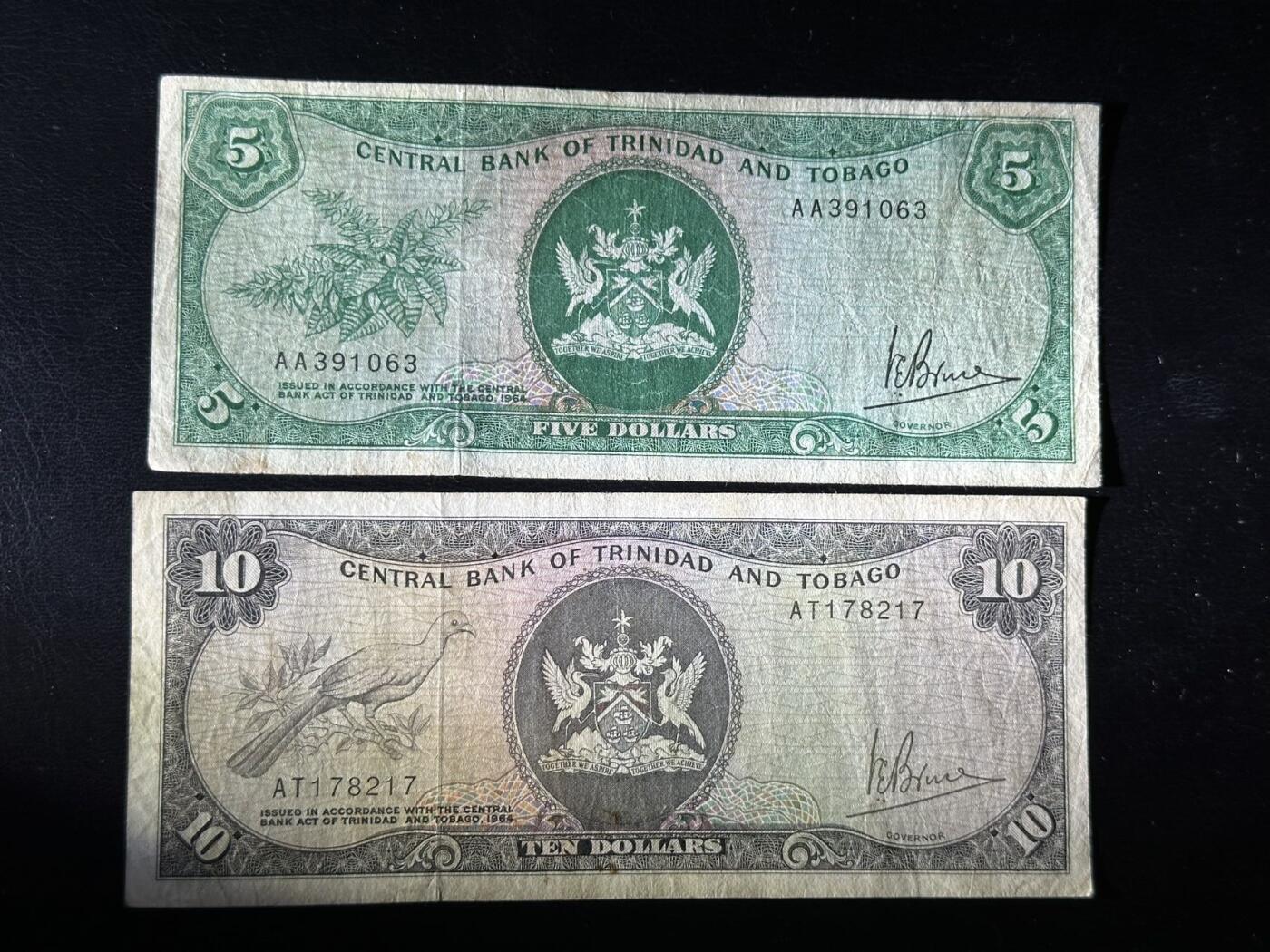 丙午马年第三场—综合大拍 特多1964年版一组两张。一张是AA首发无47！流通品。非常好的品种！