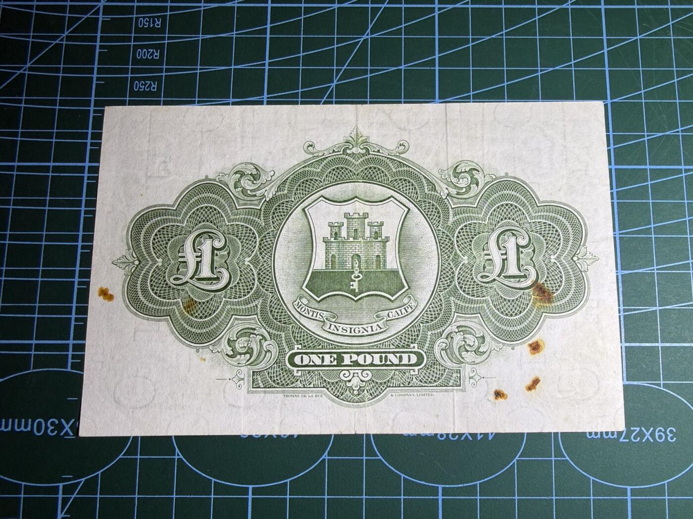 【炜奕收藏】，第五十七期，英联邦女王专场 1971年直布罗陀1镑，品相如图，号码无347