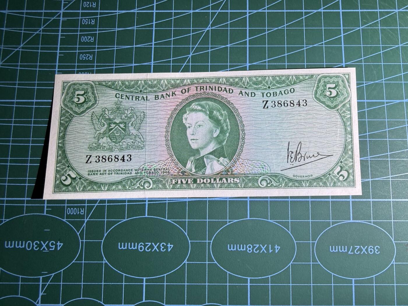 【炜奕收藏】，第五十七期，英联邦女王专场 1964年特立尼达和多巴哥5元，品相如图，补号冠，戎装女王像，少见品种