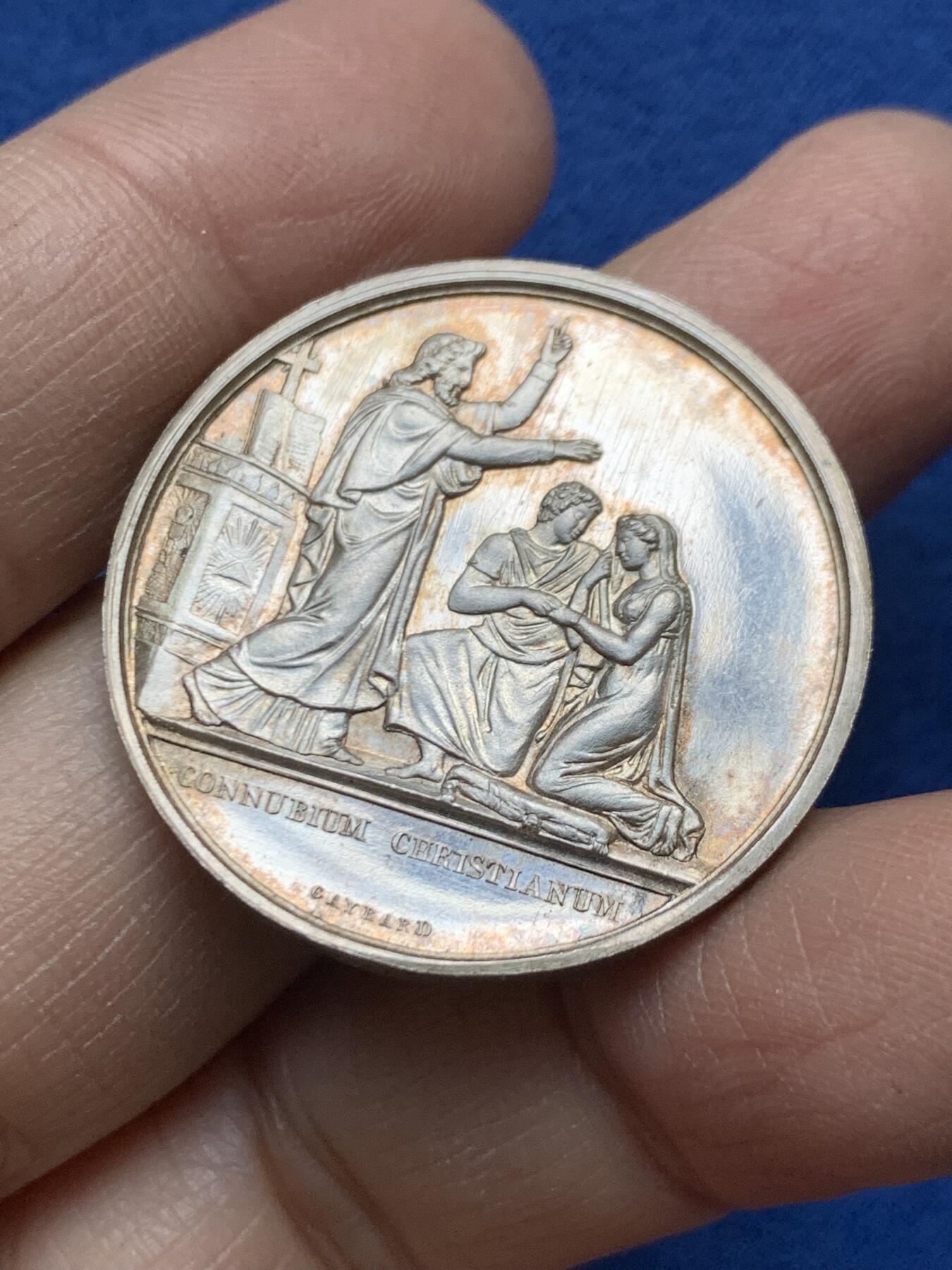 《竞宝斋》第458场 周日，周一，周二   3场连拍 （全场包邮）欢迎送拍 法国结婚纪念银章，14.25g，32.8mm，油灯边铭