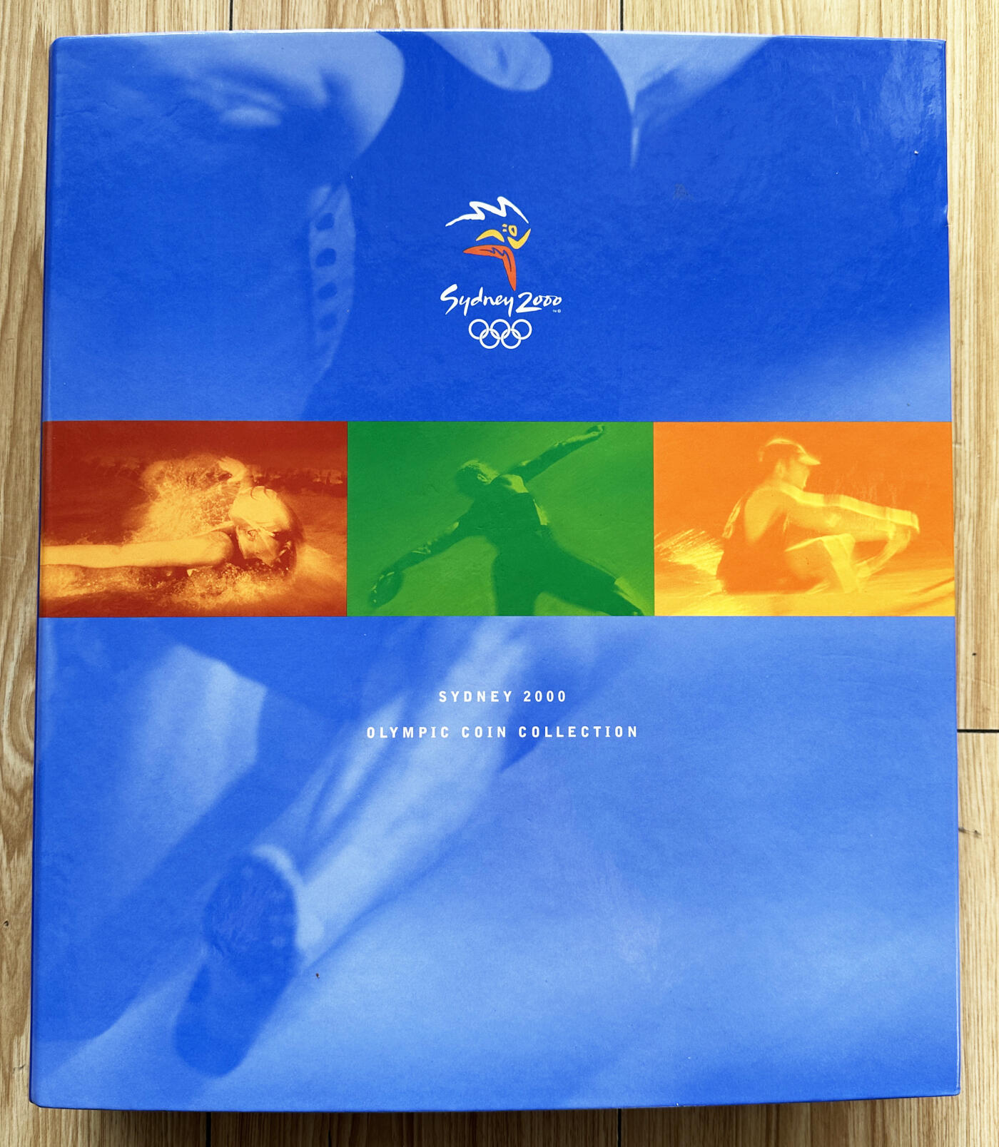 【俄甄集藏】“万象更新、马呈祥瑞”迎新春俄甄精品场-2026年(047)01-21 星期三 晚 19:30 全场包邮 澳大利亚2000年悉尼奥运会5元纪念币28枚卡装+纪念章册装29枚大全套，少见