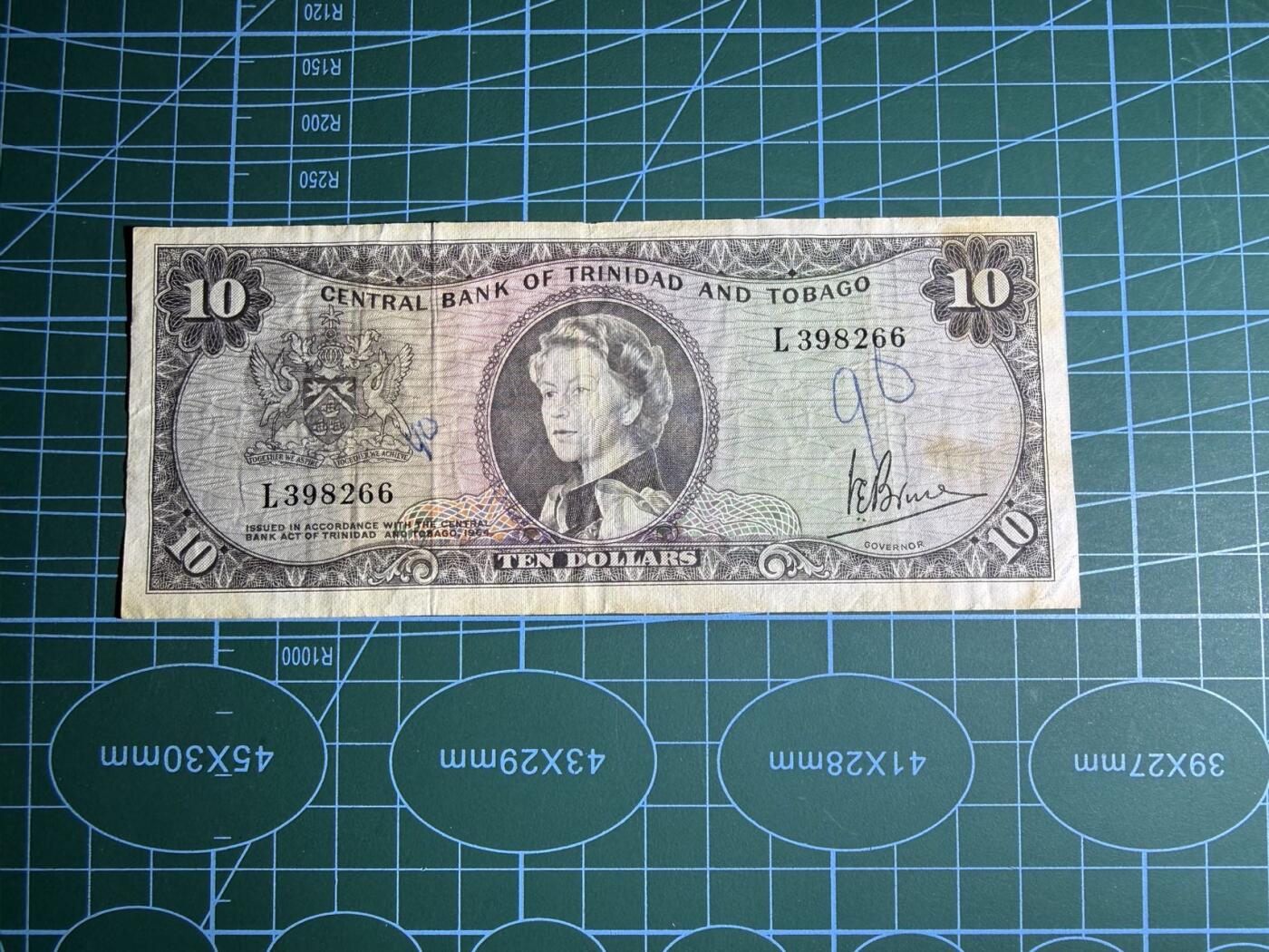 【炜奕收藏】，第五十七期，英联邦女王专场 1964年特立尼达和多巴哥10元，品相如图，号码无47，戎装女王像，非常稀少