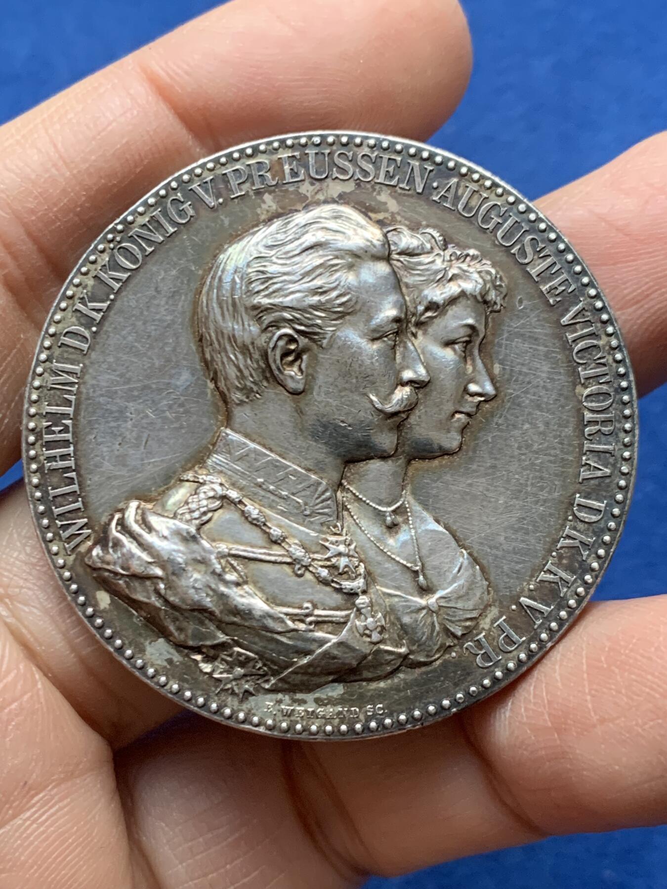 《竞宝斋》第458场 周日，周一，周二   3场连拍 （全场包邮）欢迎送拍 德国威廉二世与奥古斯塔皇后结婚30周年纪念银章，50.60g，44.8mm，11点方向有轻磕