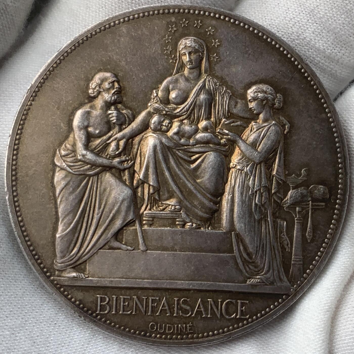 掌中浮雕-藏着的欧洲第049场 1898年法国亚眠市慈善机构银章，65g，50mm，OUDINE雕刻