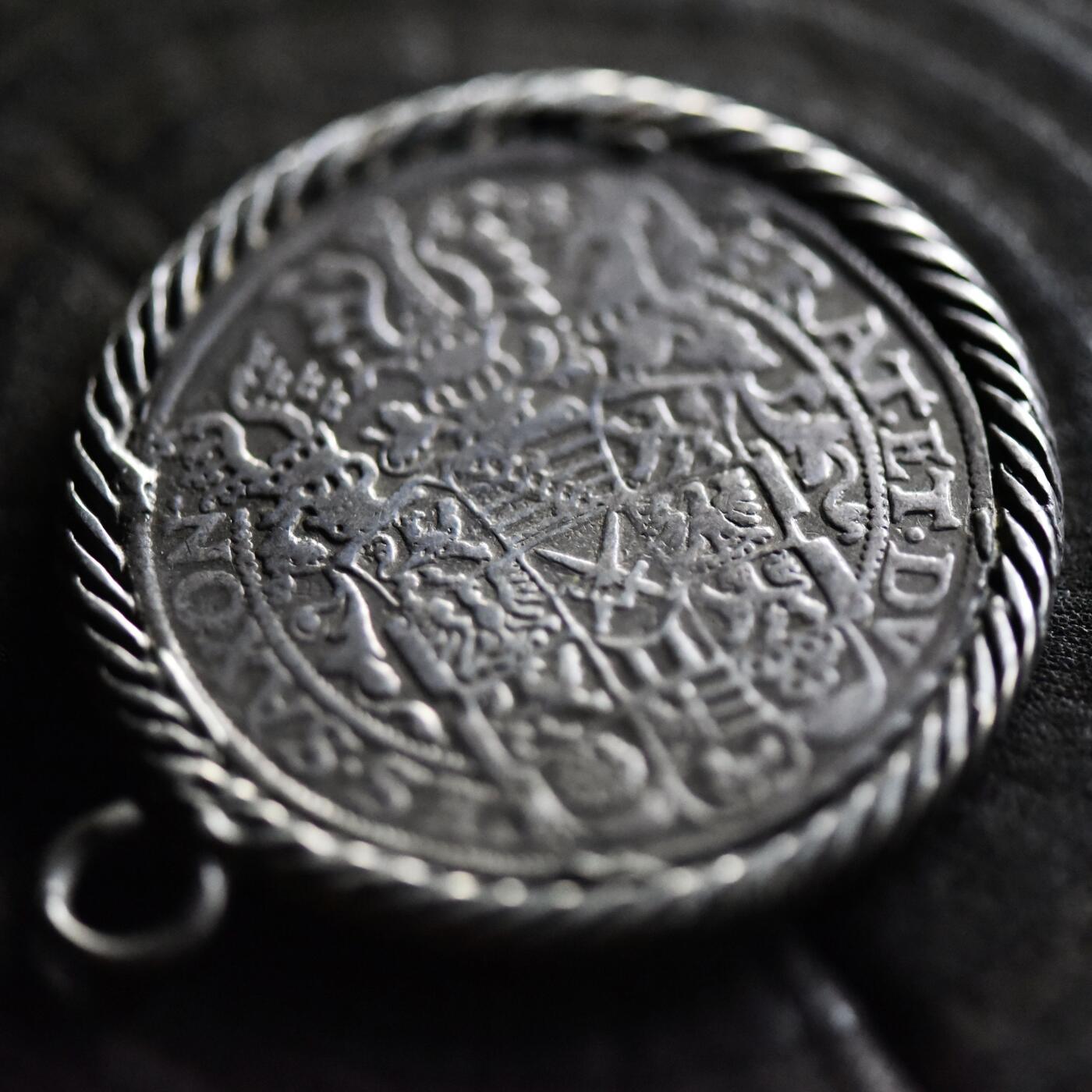 【良泉】【春节前最后一场】2月5日晚19.30点开拍！208组，本场结束后预存钱币的朋友请告知，将连同本场拍品一起邮寄，预祝诸位春节愉快！ 【藏家出品C】重39.14克，萨克森选帝侯国“三兄弟泰勒”1594年