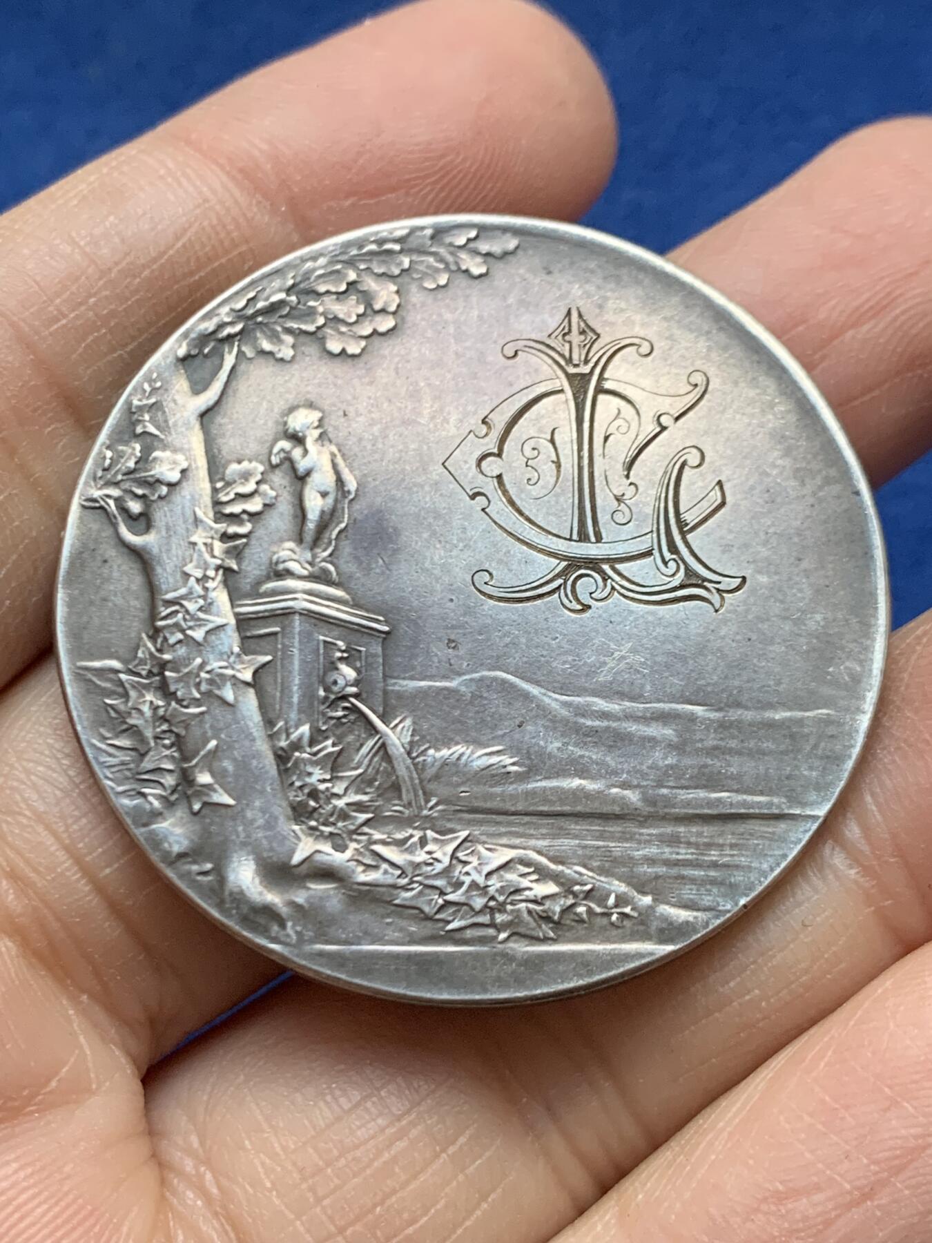 《竞宝斋》第458场 周日，周一，周二   3场连拍 （全场包邮）欢迎送拍 法国O.Roty“永恒的爱”婚礼纪念银章，31.8g，41.3mm，丰饶角边铭