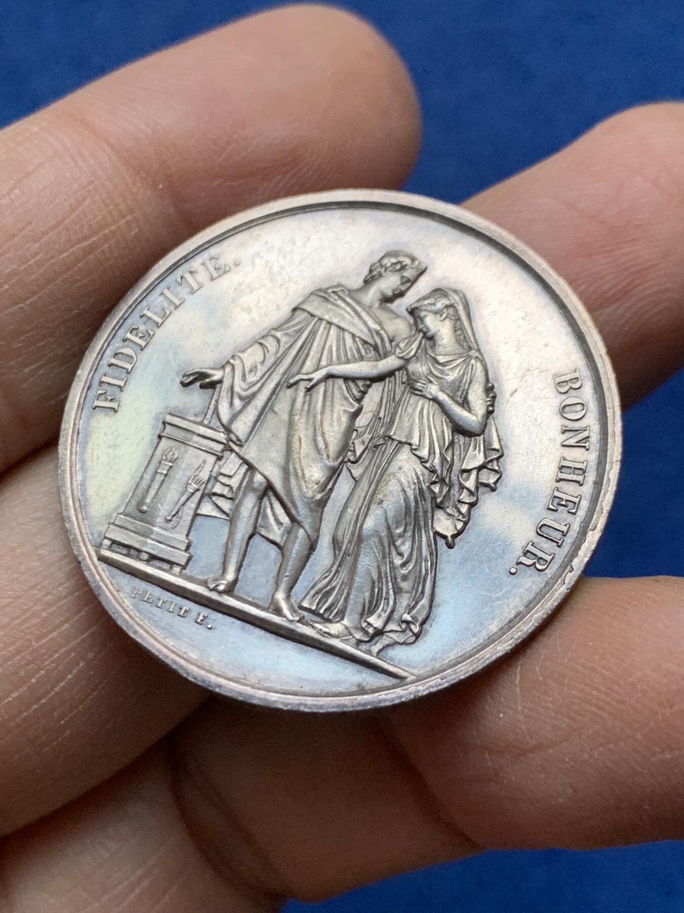 《竞宝斋》第458场 周日，周一，周二   3场连拍 （全场包邮）欢迎送拍 法国结婚纪念银章，15.63g，33.5mm，蜜蜂边铭