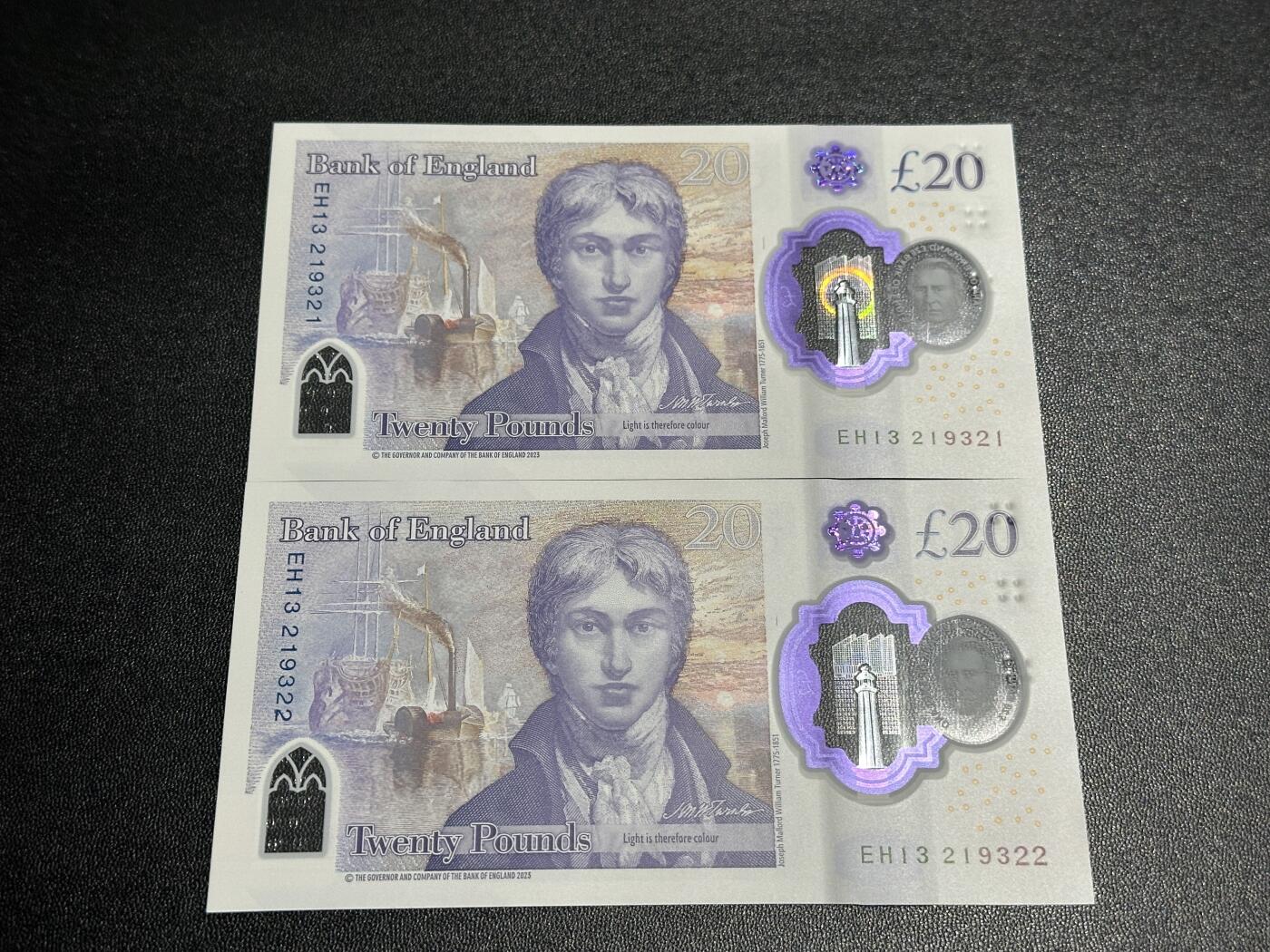 《外钞收藏家》第六百零二期（精品场）（本平台长期征集拍品、欢迎藏友们联系合作） 2023年最新版英国查尔斯版20镑 全新UNC 全新UNC 2连号 无47