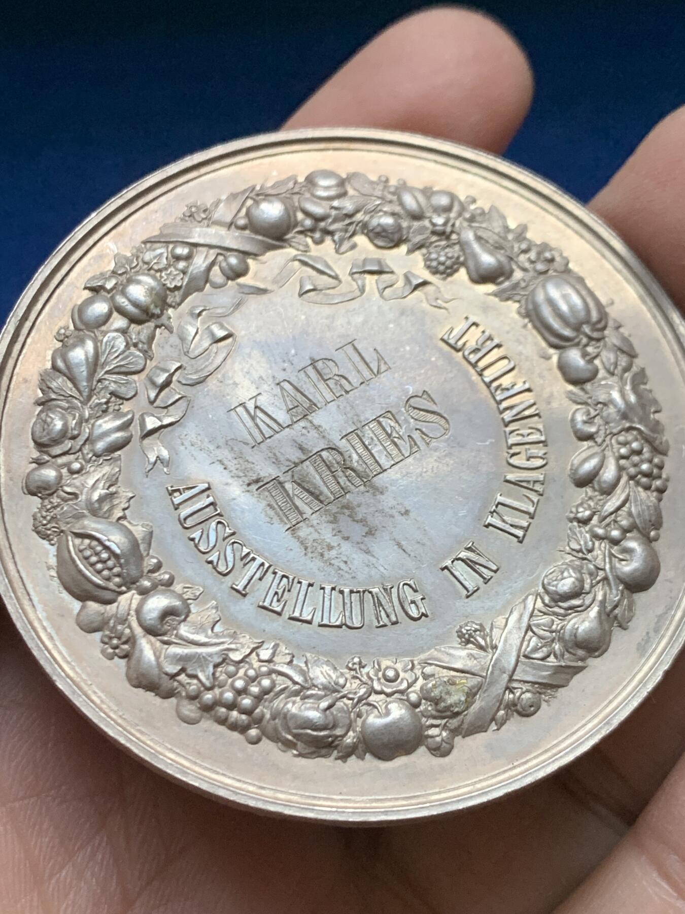 《竞宝斋》第458场 周日，周一，周二   3场连拍 （全场包邮）欢迎送拍 奥地利克拉根福博览会镀银铜章，47.95g，56.1mm