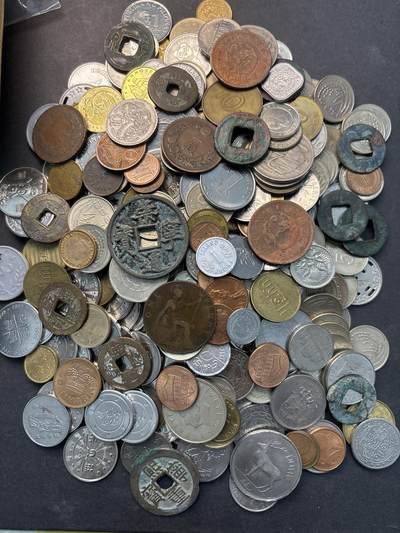 文馨钱币收藏 2026新年第三场（第 289 场）【长期接代拍品】 - 世界杂币 1400 克，带些许游戏币，英国老年份代用币等，所见即所得