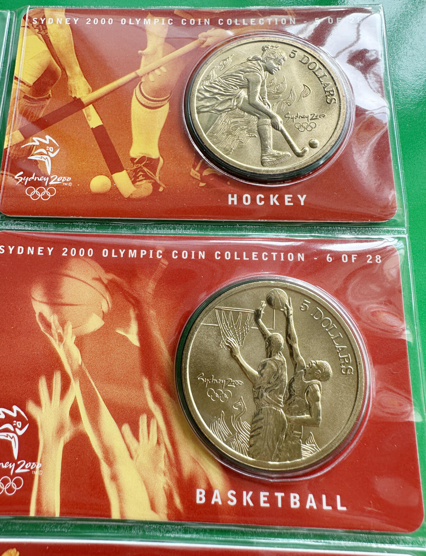 【俄甄集藏】“万象更新、马呈祥瑞”迎新春俄甄精品场-2026年(047)01-21 星期三 晚 19:30 全场包邮 澳大利亚2000年悉尼奥运会5元纪念币28枚卡装+纪念章册装29枚大全套，少见