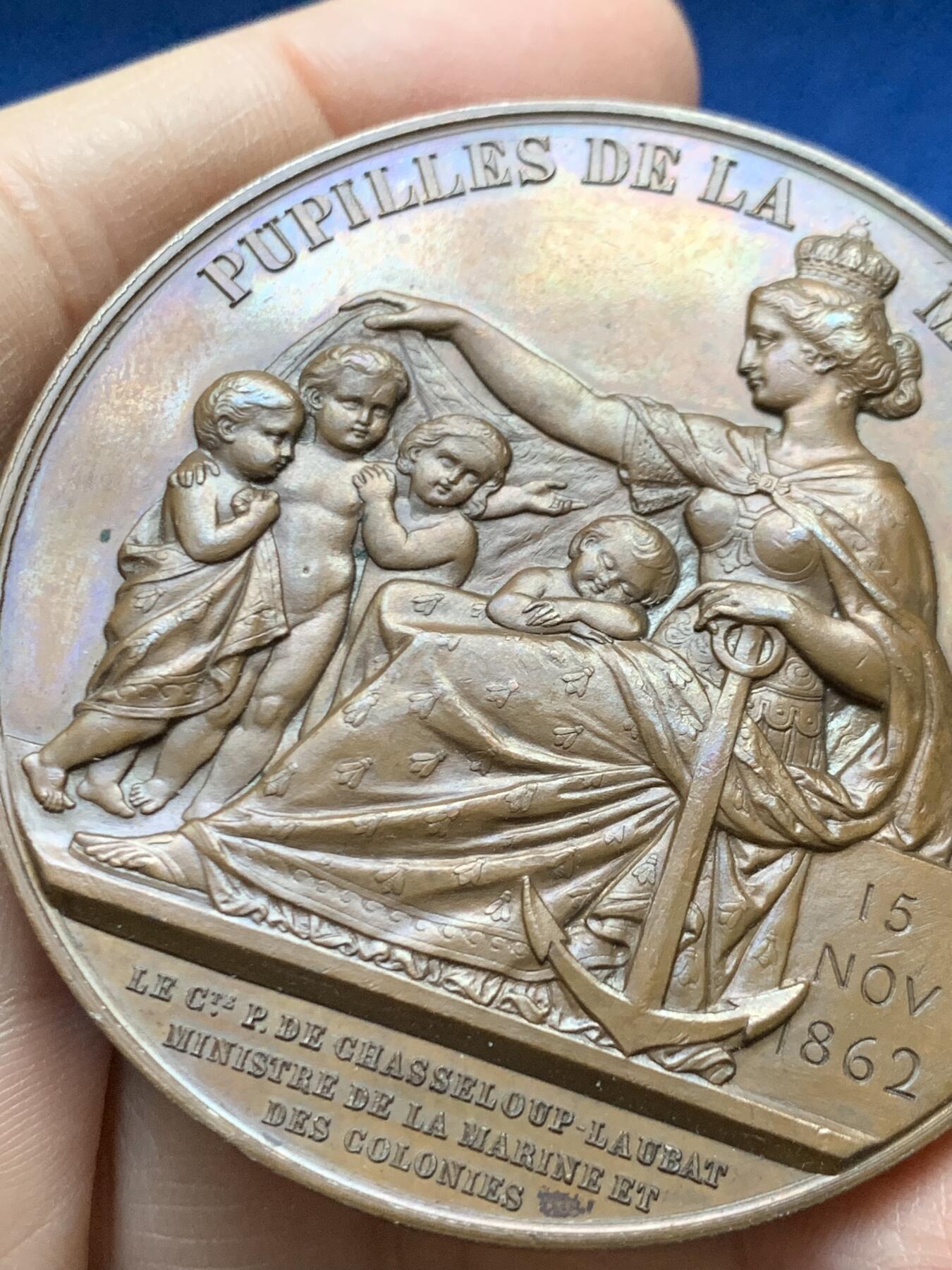 《竞宝斋》第458场 周日，周一，周二   3场连拍 （全场包邮）欢迎送拍 法国拿破仑三世头像海军学员铜章，111.90g，59.4mm，蜜蜂边铭