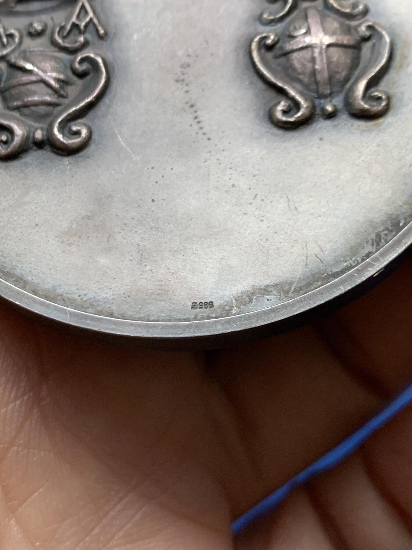 《竞宝斋》第458场 周日，周一，周二   3场连拍 （全场包邮）欢迎送拍 意大利卢戈博览会纪念银章 986银 99.47克 59.7mm