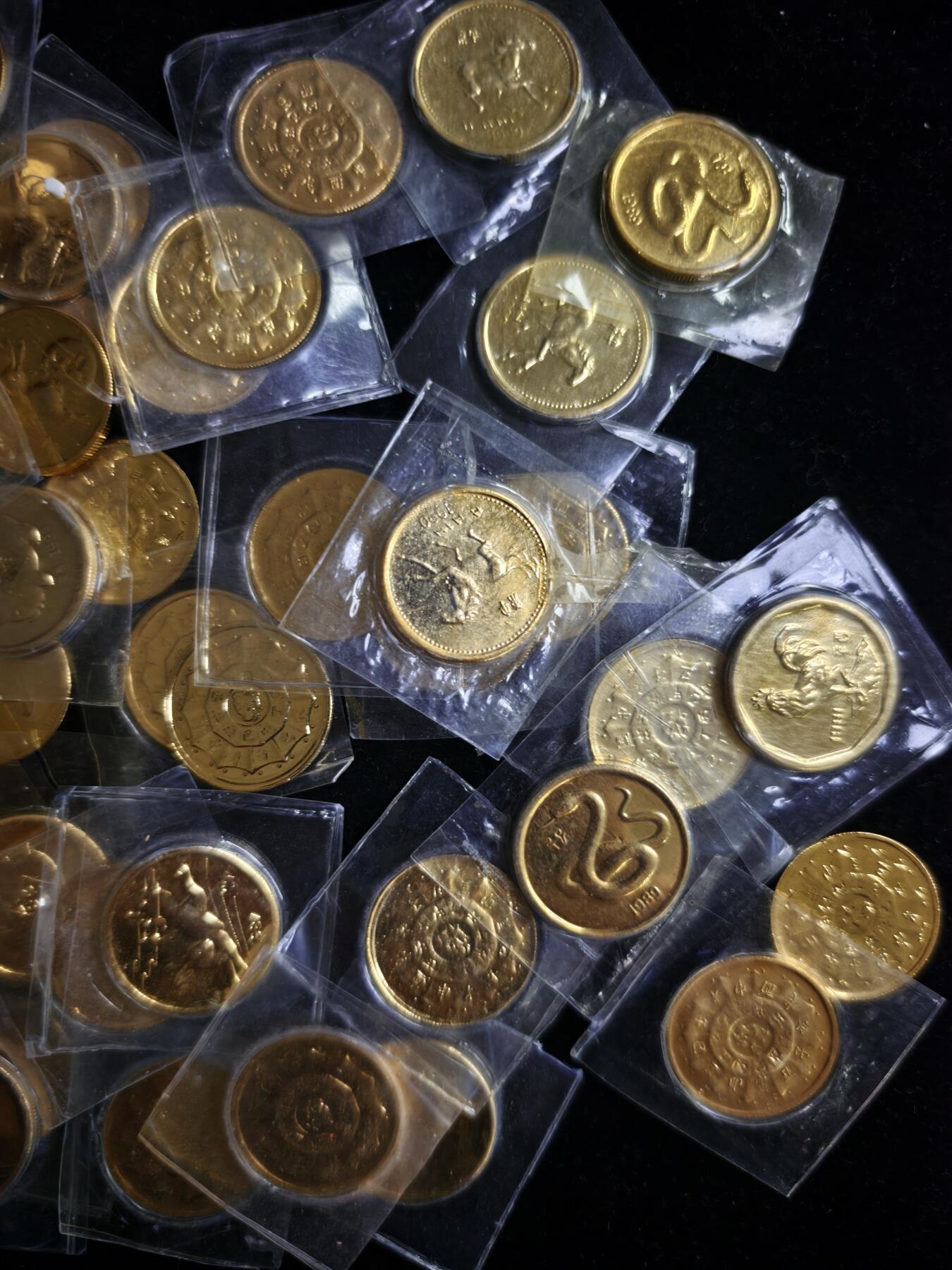 106期回流戒指饰品杂件纪念章丝路钱币专场 一组早期生肖纪念章47个