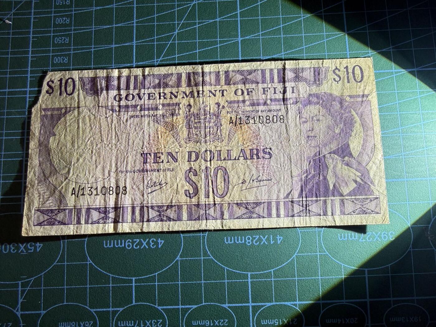 【炜奕收藏】，第五十七期，英联邦女王专场