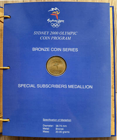 【俄甄集藏】“万象更新、马呈祥瑞”迎新春俄甄精品场-2026年(047)01-21 星期三 晚 19:30 全场包邮 - 澳大利亚2000年悉尼奥运会5元纪念币28枚卡装+纪念章册装29枚大全套，少见