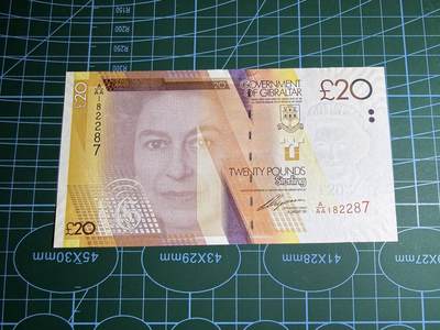 【炜奕收藏】，第五十七期，英联邦女王专场 - 2011年直布罗陀20镑，UNC品相，AAA首发冠较少，号码无4