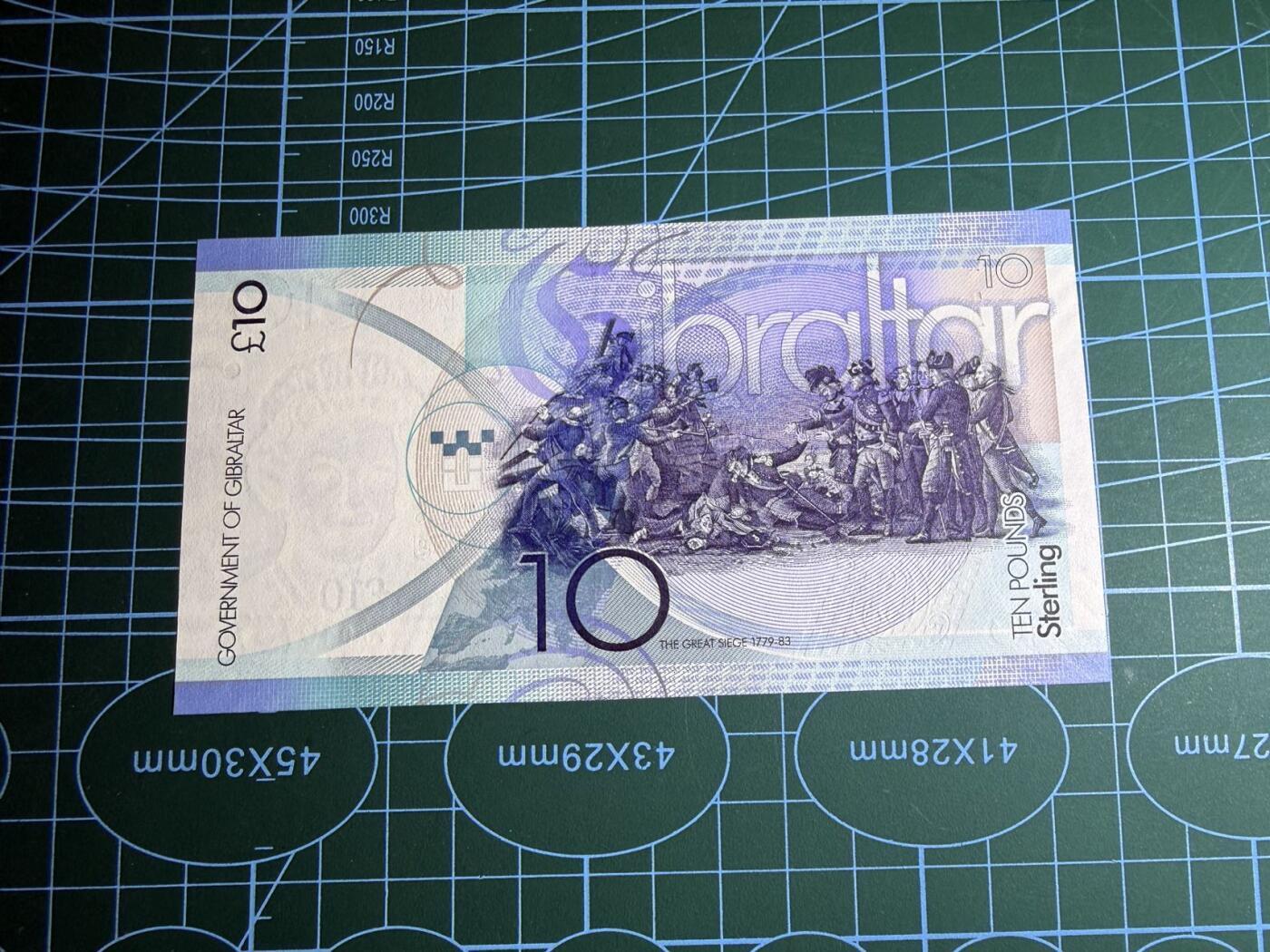 【炜奕收藏】，第五十七期，英联邦女王专场 2010年直布罗陀10镑，UNC品相，AAA首发冠较少