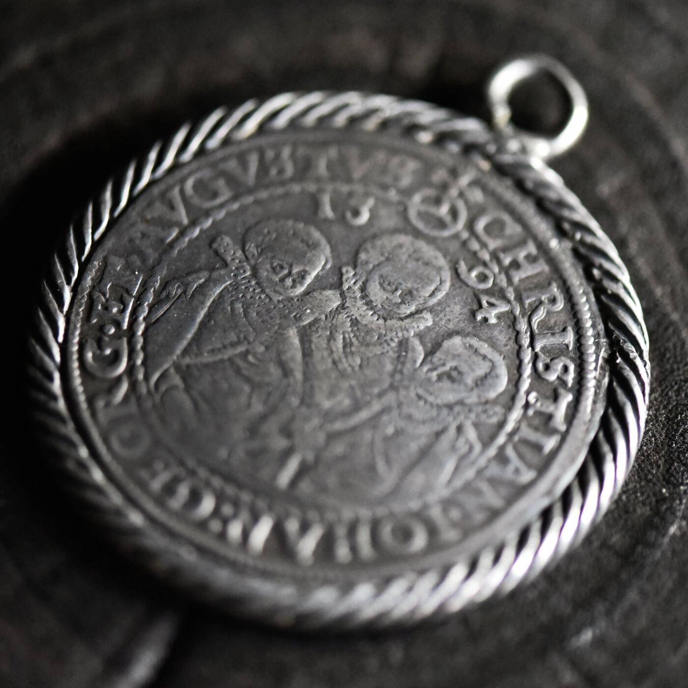 【良泉】【春节前最后一场】2月5日晚19.30点开拍！208组，本场结束后预存钱币的朋友请告知，将连同本场拍品一起邮寄，预祝诸位春节愉快！ 【藏家出品C】重39.14克，萨克森选帝侯国“三兄弟泰勒”1594年