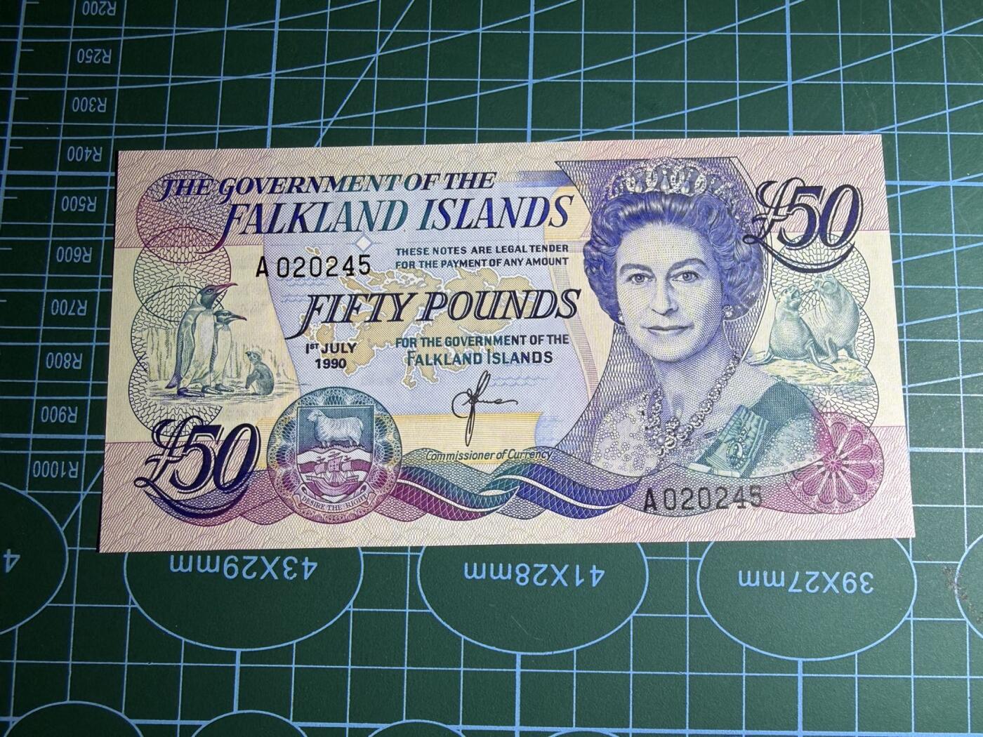 【炜奕收藏】，第五十七期，英联邦女王专场 1990年福克兰群岛50镑，UNC品相，A冠